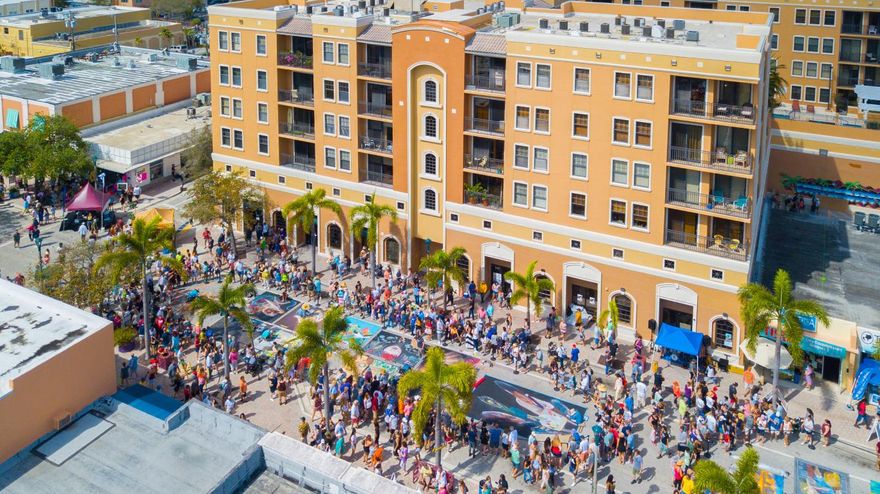 Discover your ultimate urban retreat in this one-bedroom, one-bath condo located in the heart of downtown! Enjoy easy access to all dining, shopping, golf, beach, stage, theater and entertainment activities while relaxing in a secure building. Unit with the best location at pool deck level, you can unwind just steps from your door. Perfect for those seeking convenience and a vibrant lifestyle!