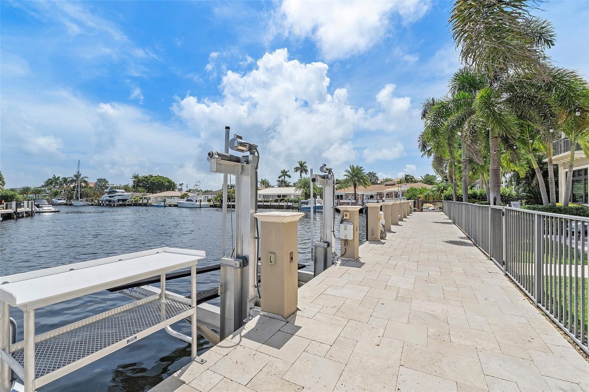 Lighthouse Point 6th Sec - Residential