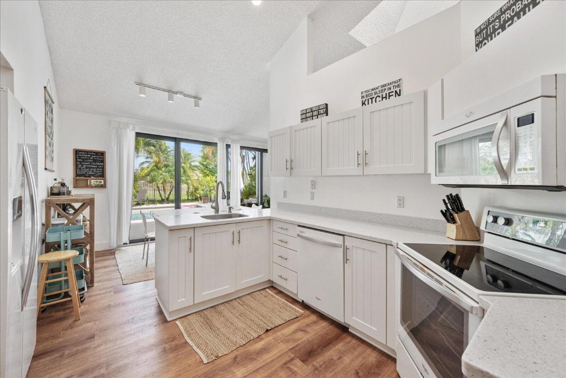 WINDSOR WAY 2 - Residential Lease