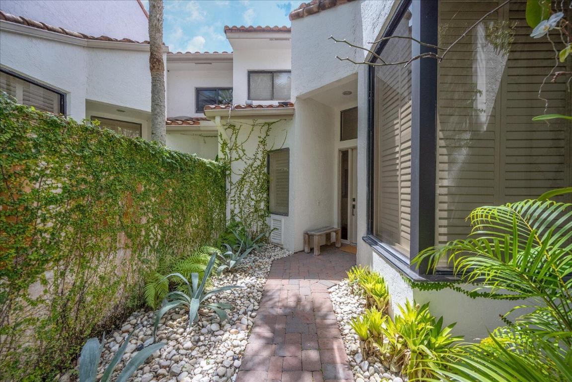 WINDSOR WAY 2 - Residential Lease