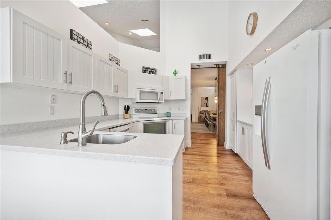 WINDSOR WAY 2 - Residential Lease