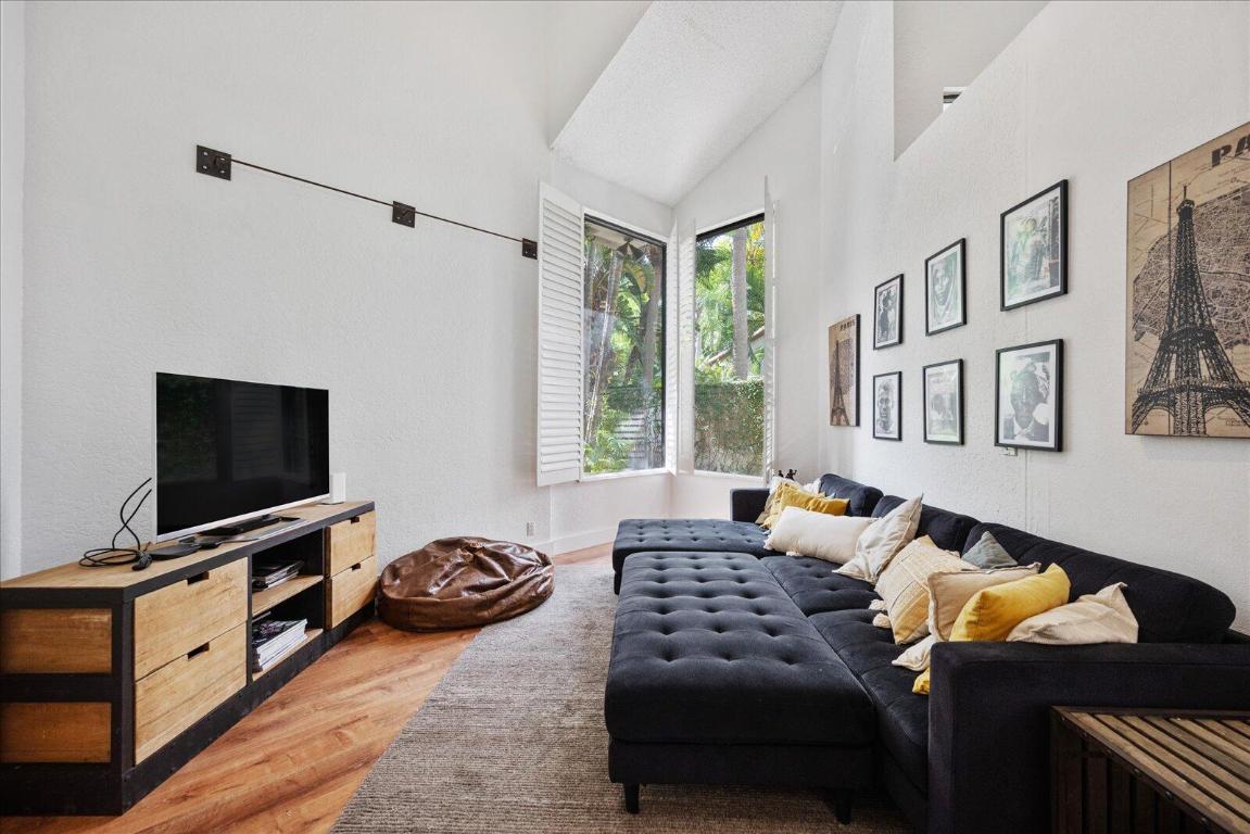 WINDSOR WAY 2 - Residential Lease
