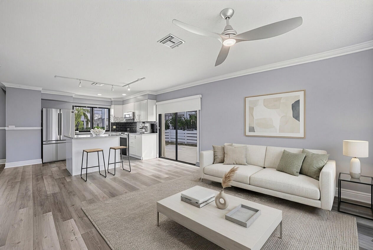 324 W Pine Street 11