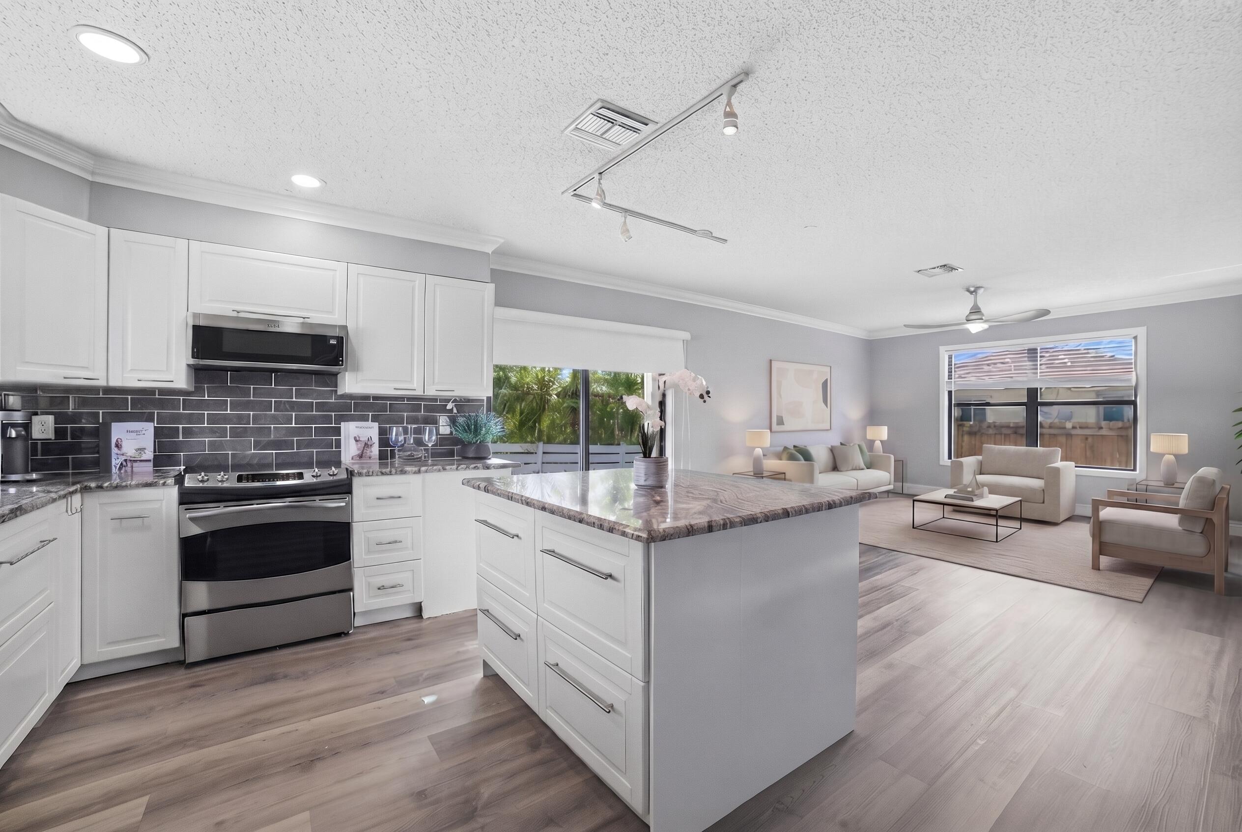 324 W Pine Street 11