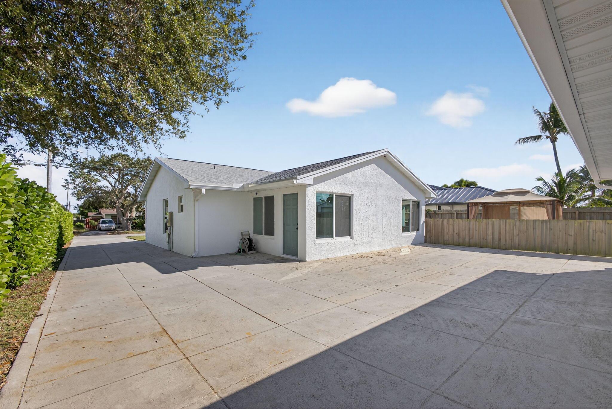 18942 SE Hillcrest Drive