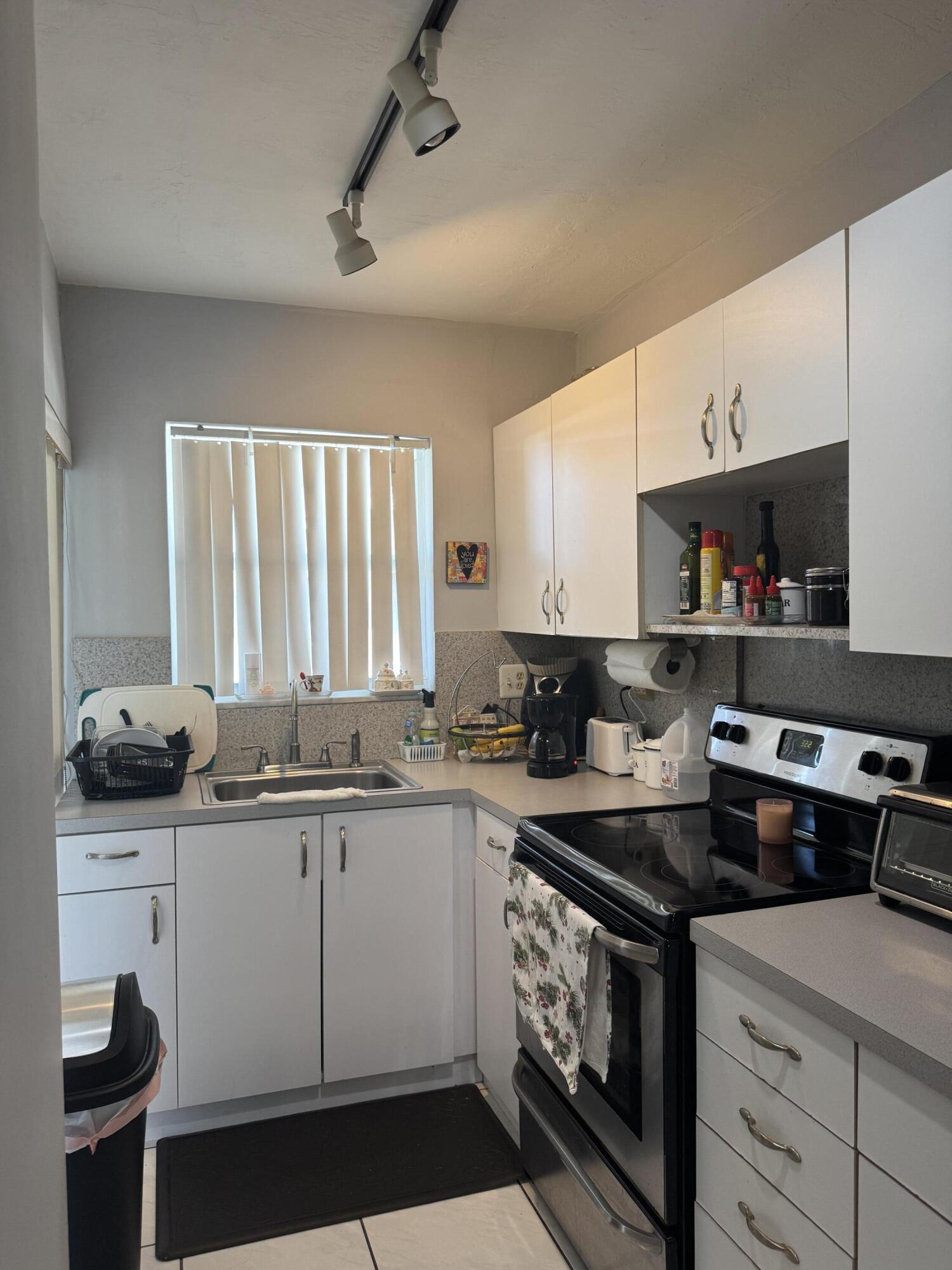 2100 NE 38 Street 221