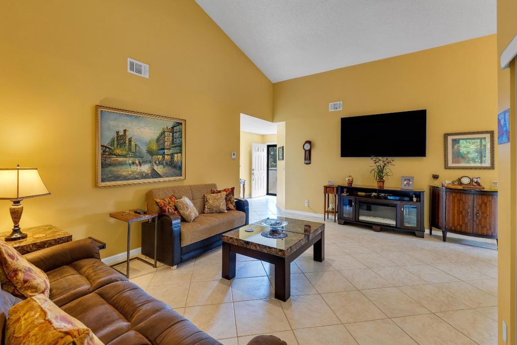 Photo of 5951 Parkwalk Drive, Boynton Beach, FL 33472 (MLS # R11057822)