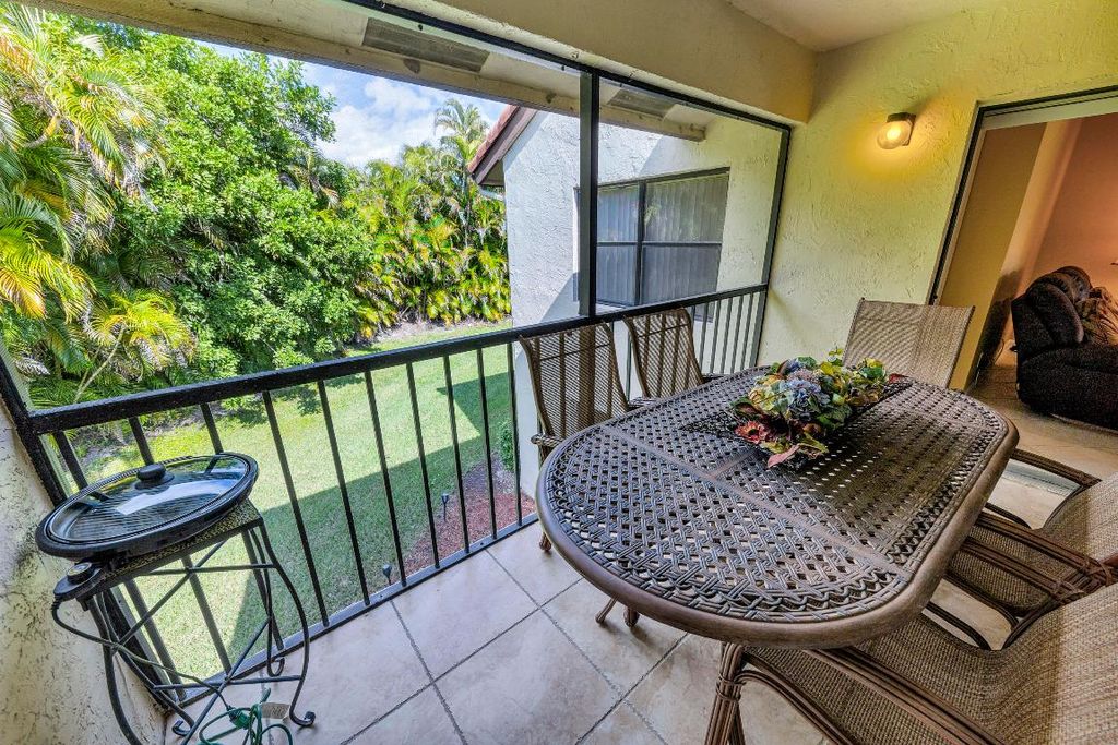 Photo of 5951 Parkwalk Drive, Boynton Beach, FL 33472 (MLS # R11057822)