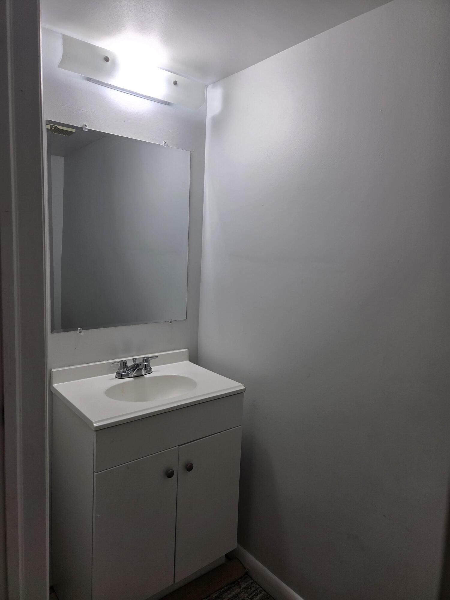 RIVERWALK 1 - Residential Lease