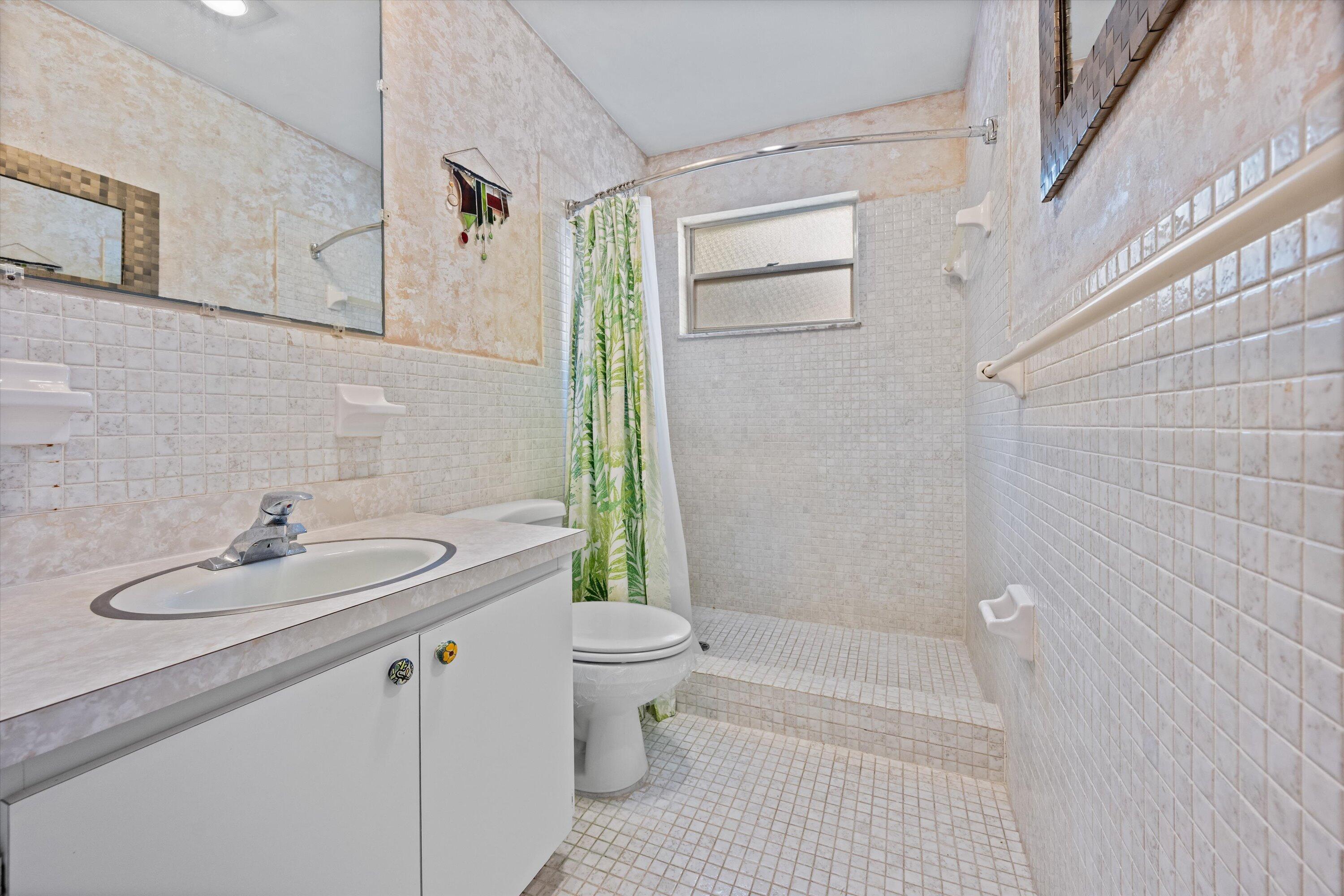 FOUR TWENTY ONE CONDO - Residential