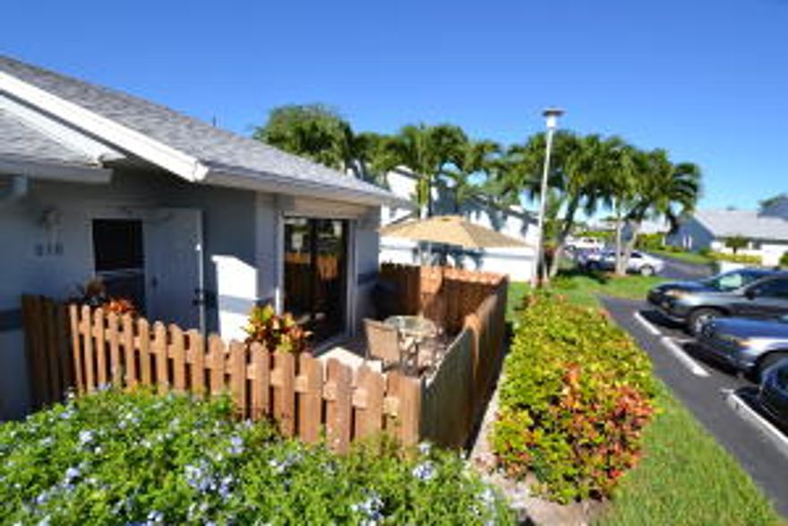 Beautiful updated move in ready 2/2 with cozy Front patio, vaulted ceilings, screened in patio, A must see!!!
This unit is impeccable, Features full Hurricane Roll down shutters, Granite counter tops in kitchen and bathrooms, HOA allows two pets, cat or dog.
This is the lowest price unit in the complex. Exterior Patio Wood fence was just replaced.