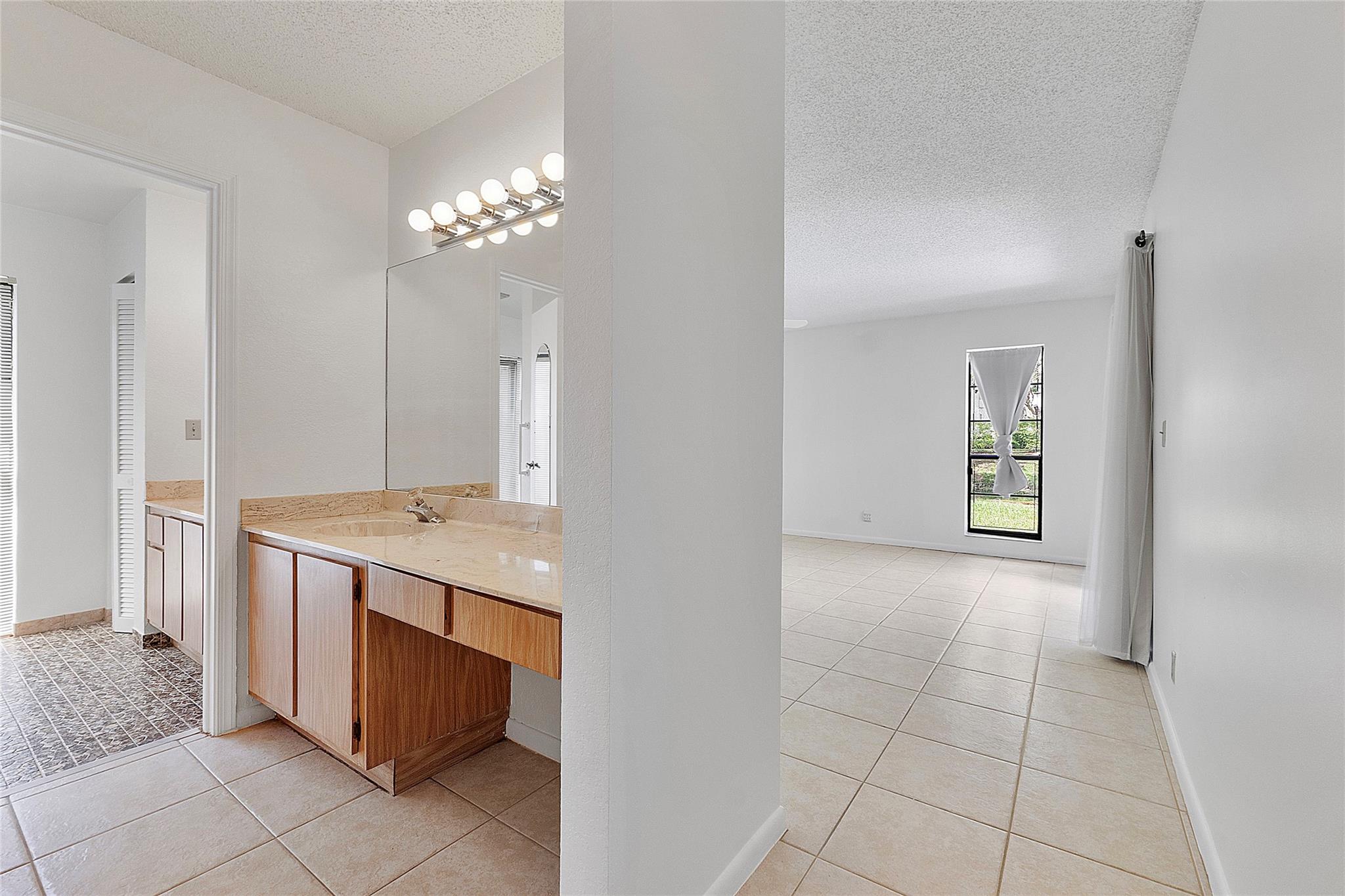 Boulevard East 94-47 B - Residential