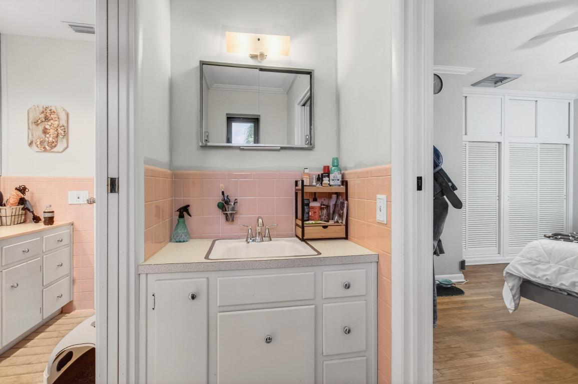 THORBURY HGTS IN - Residential