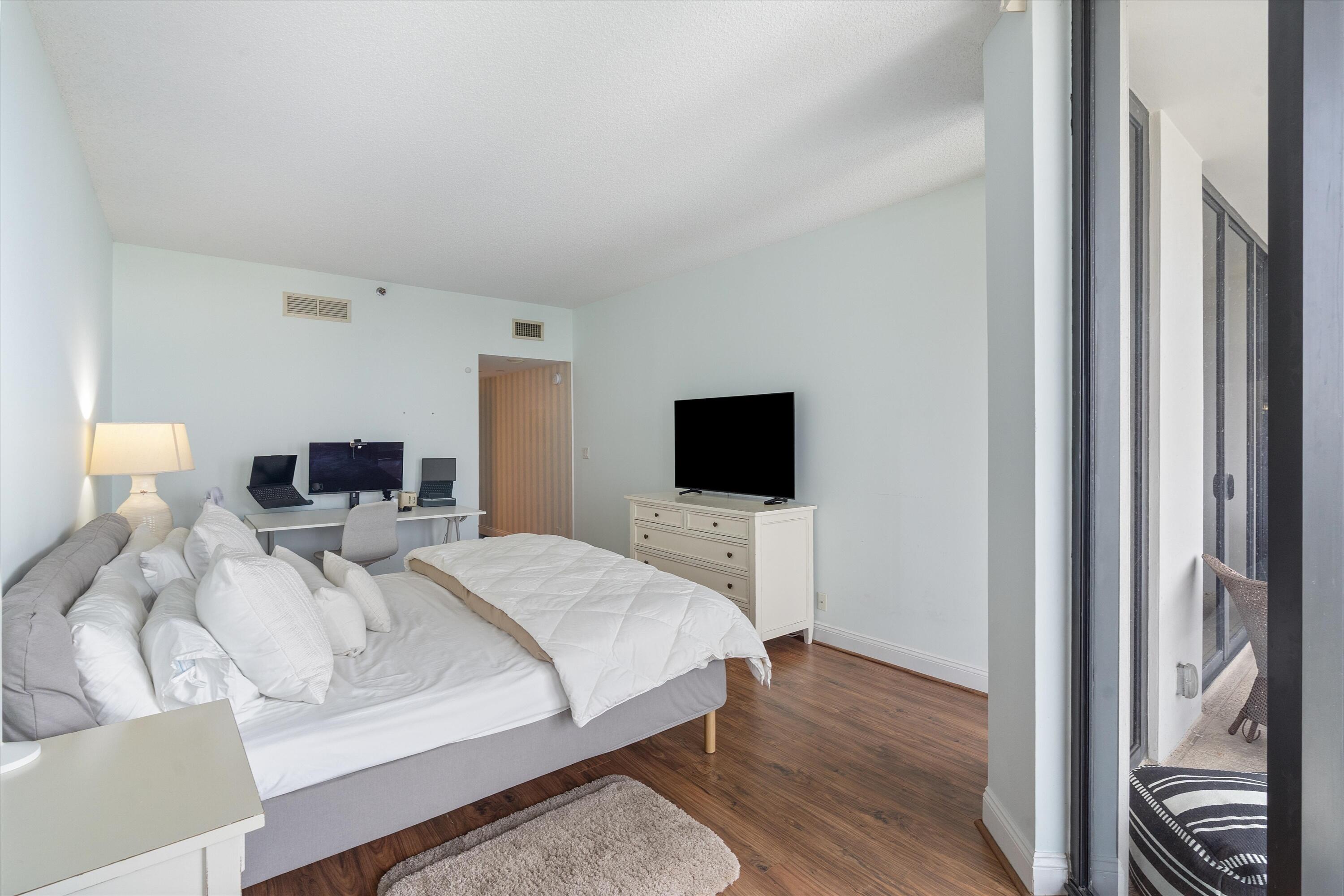 CRITERION CONDO - Residential