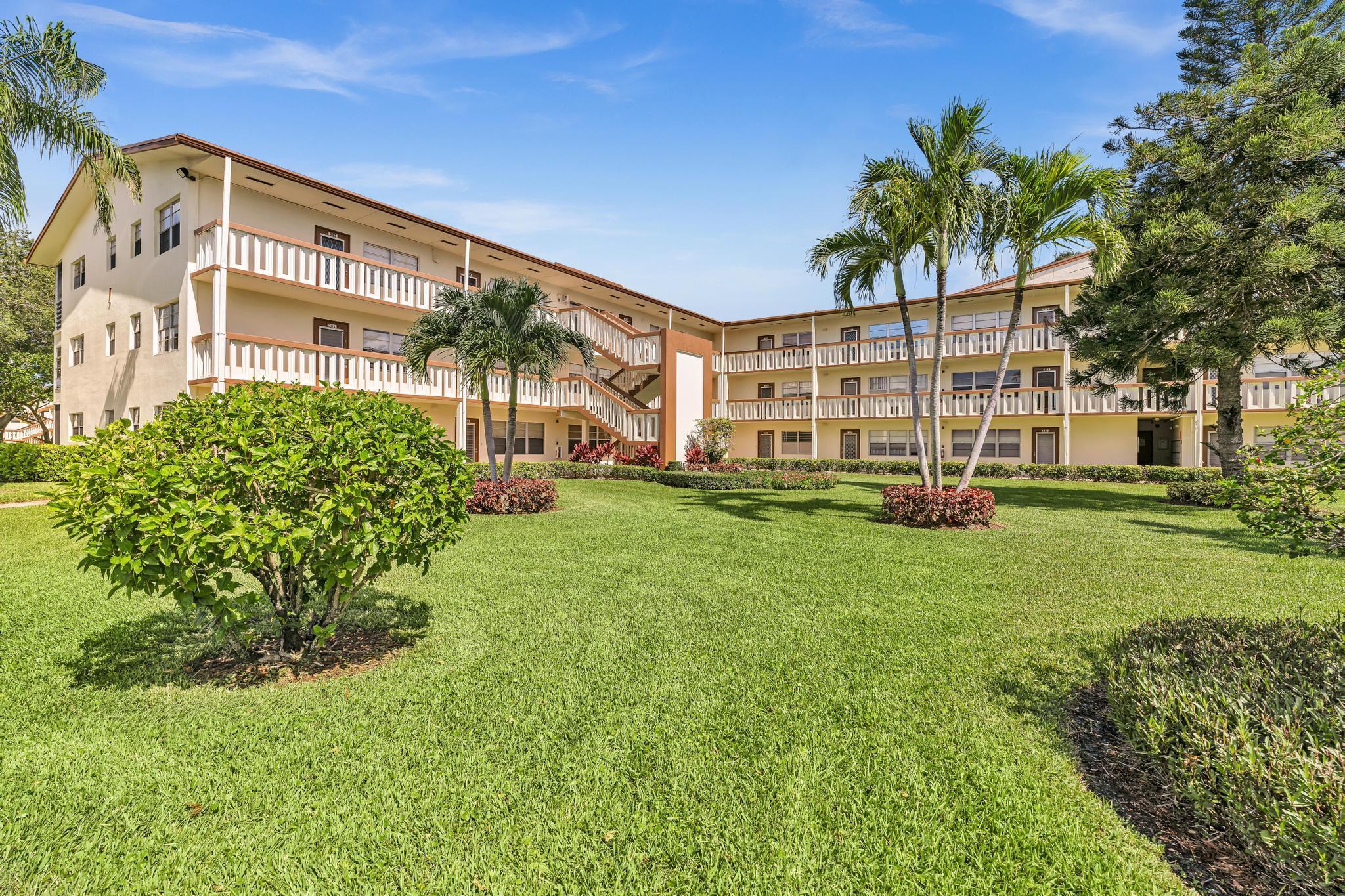 55+ Community. Clean & bright 1 Bed/1.5 Bath in Century Village, Boca Raton. Central A/C. Laundry room on the same floor. Close to everything, shopping malls, supermarkets, restaurants, entertainment, beaches, doctors, and convenient transportation around the town. No waiting period to rent. VILLAGE is an active 55+ COMMUNITY, with resort-style living, plenty of amenities, and activities. Some of the amenities include indoor and outdoor pools, a gym, tennis, live shows, movies, bingo, classes, restaurants, a pharmacy, places of worship, and more. Water and internet are included with the association fee.