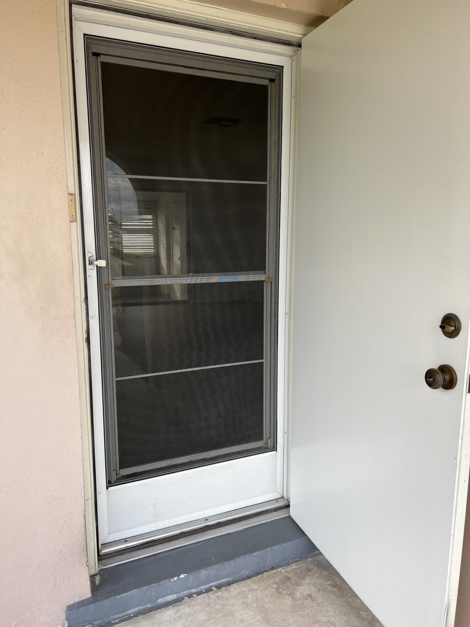 CRESTHAVEN VILLAS CONDO 22 - Residential