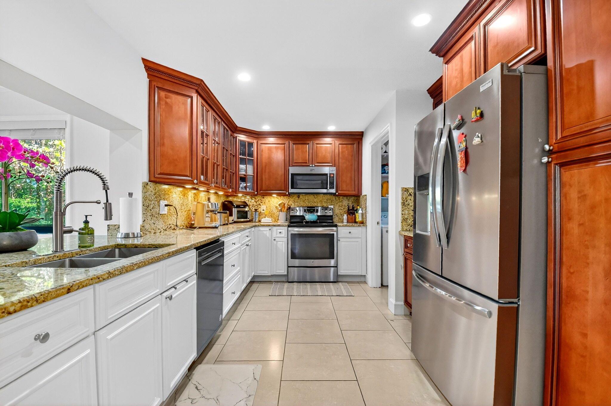 PINE VILLAS 10 - Residential Lease