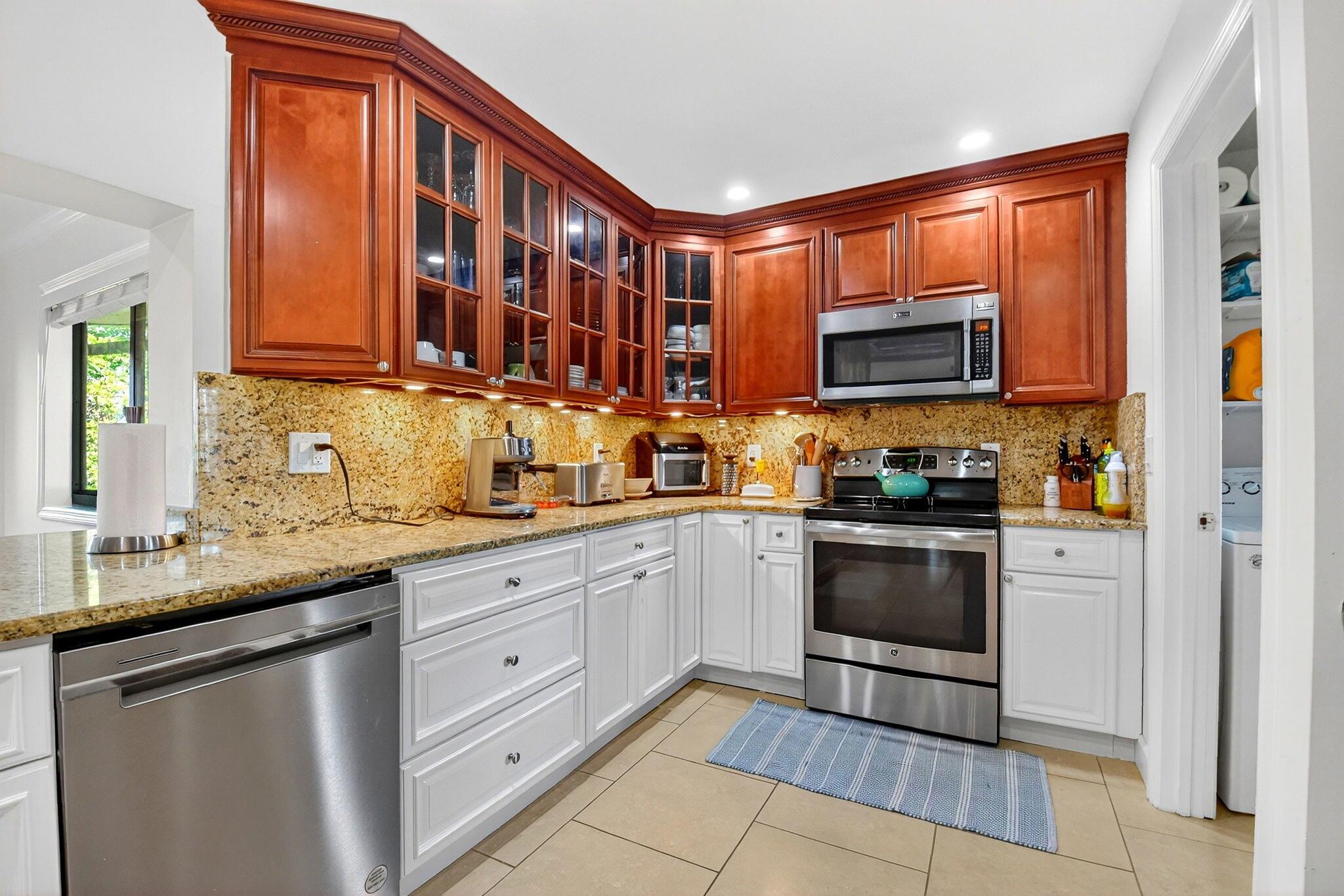 PINE VILLAS 10 - Residential Lease