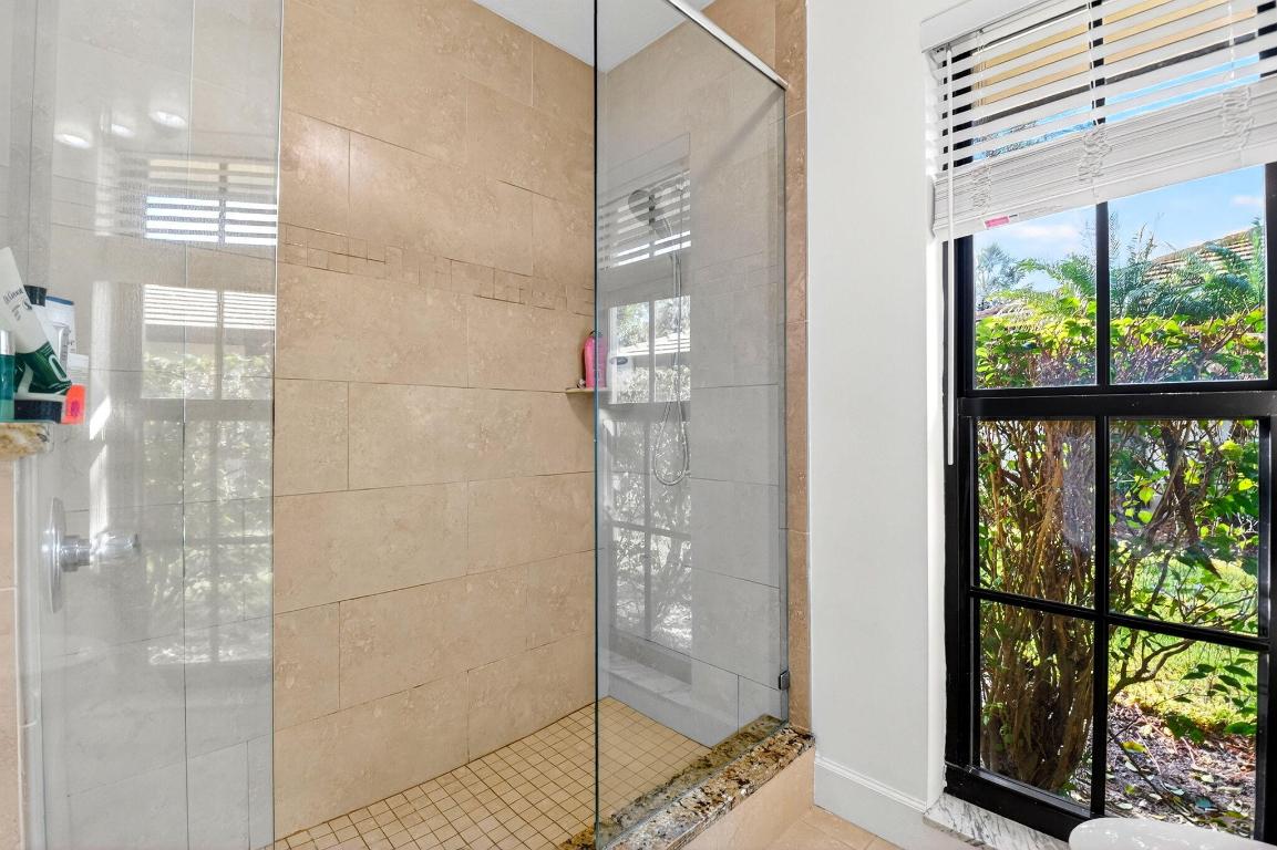 PINE VILLAS 10 - Residential Lease