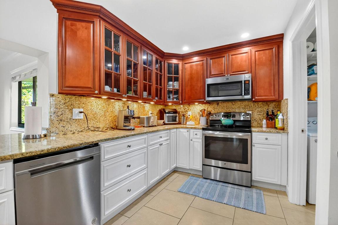 PINE VILLAS 10 - Residential Lease