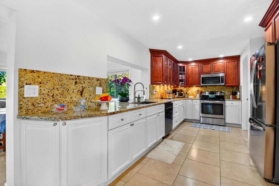 PINE VILLAS 10 - Residential Lease