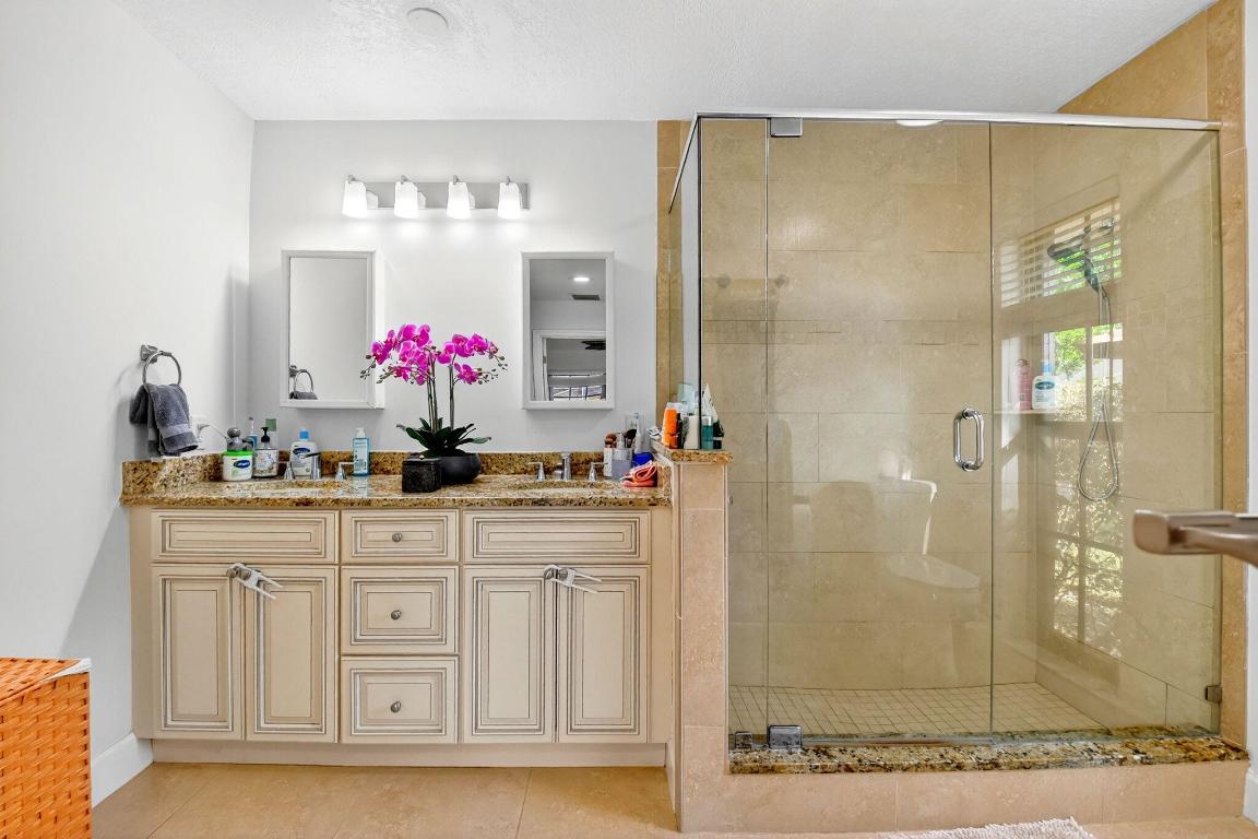 PINE VILLAS 10 - Residential Lease