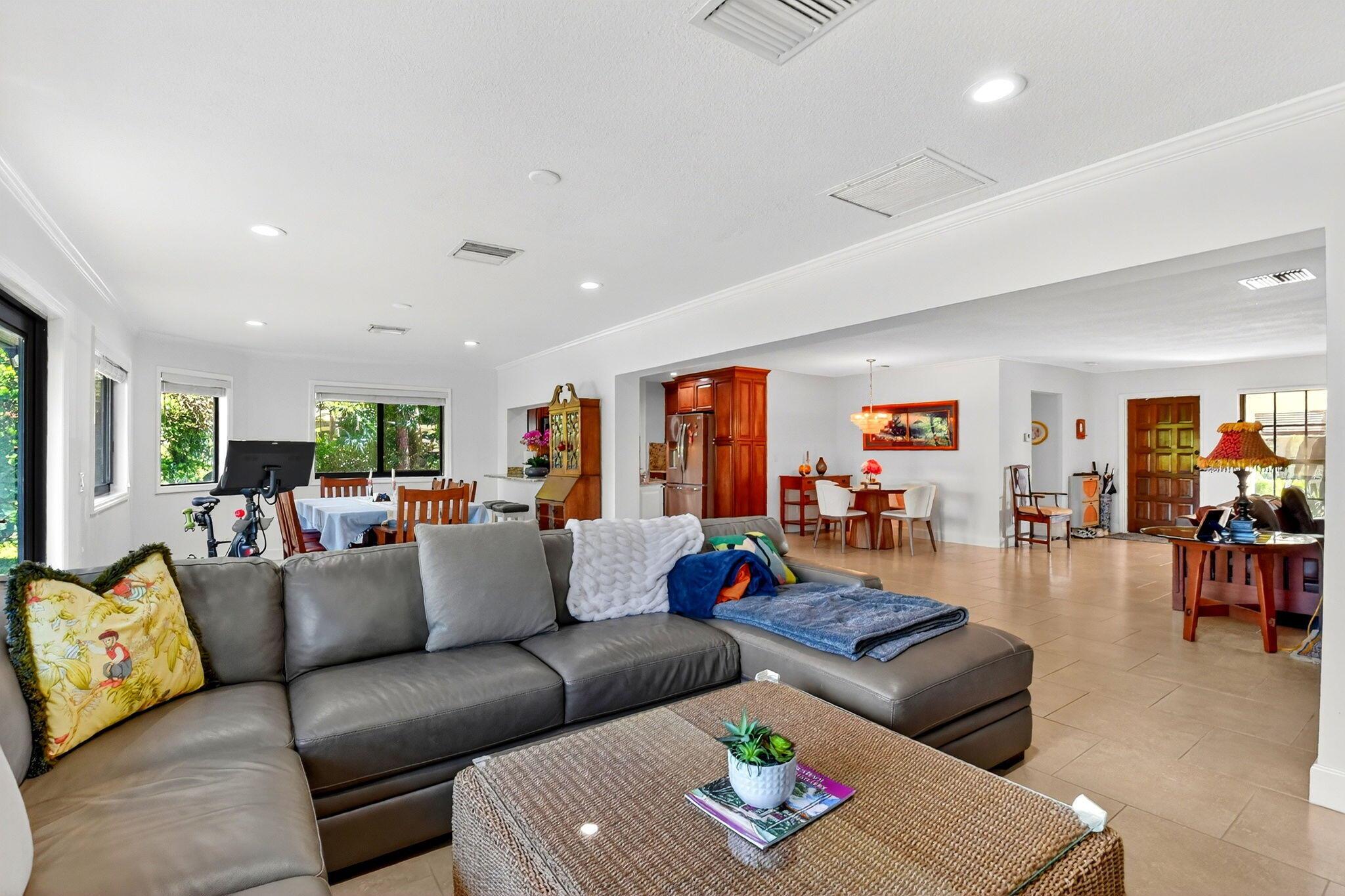 PINE VILLAS 10 - Residential Lease