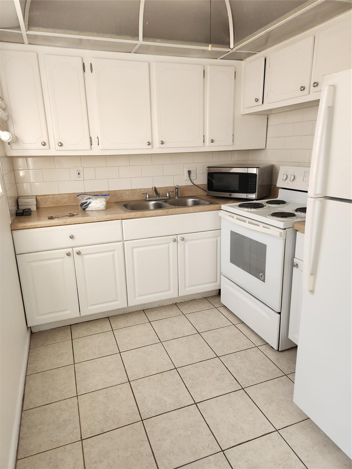 Farnham B Condo - Residential Lease