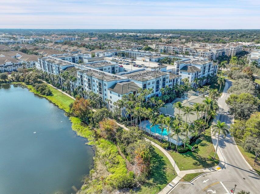 VIZCAYA LAKES CONDO - Residential
