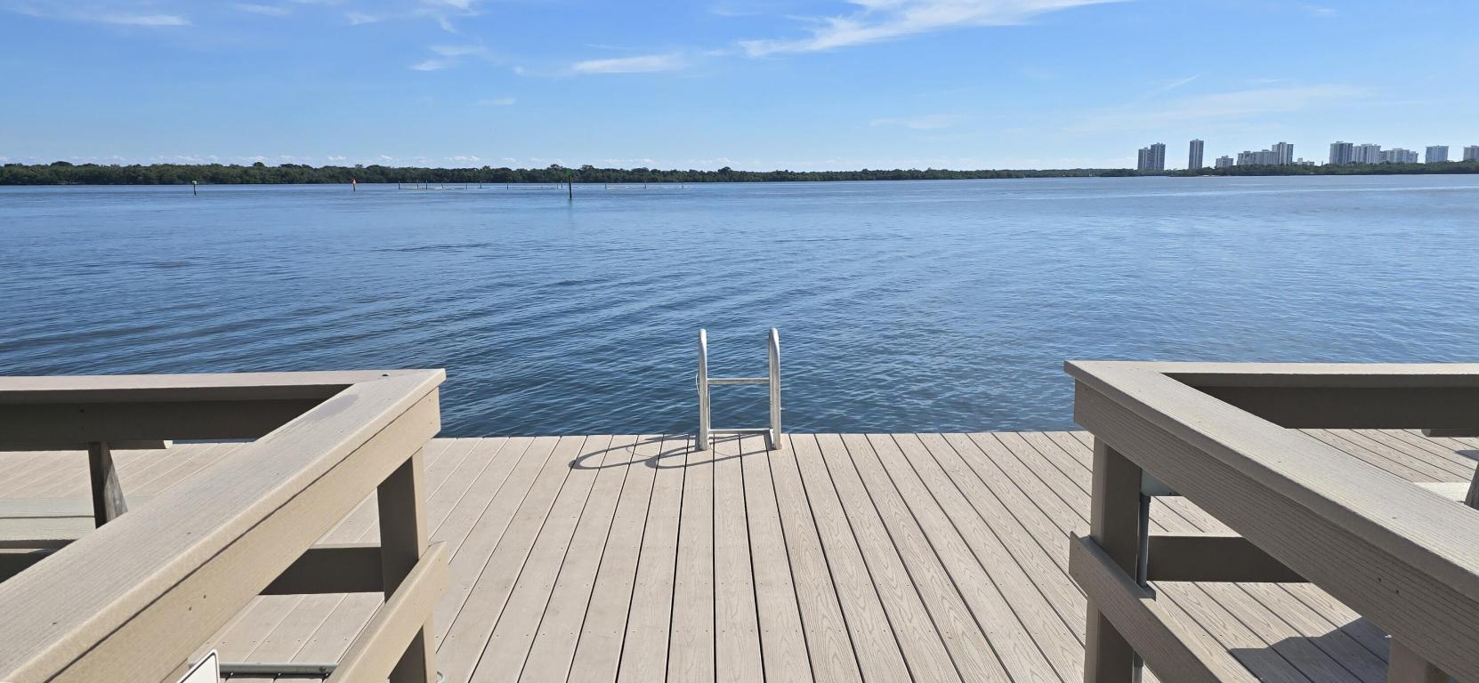 LANDINGS CONDO - Residential