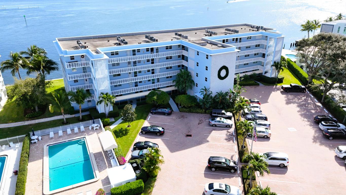 LANDINGS CONDO - Residential