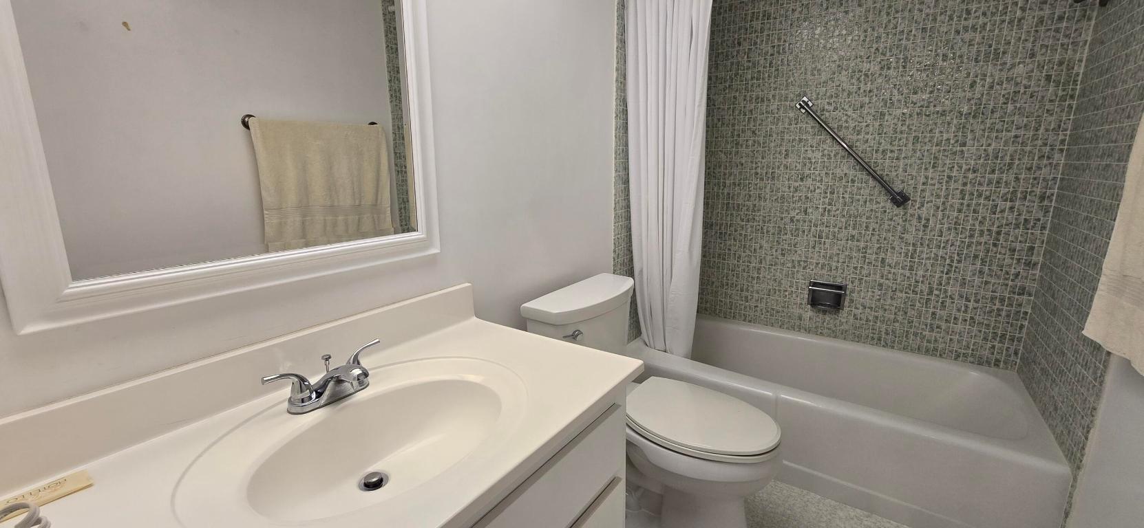 LANDINGS CONDO - Residential