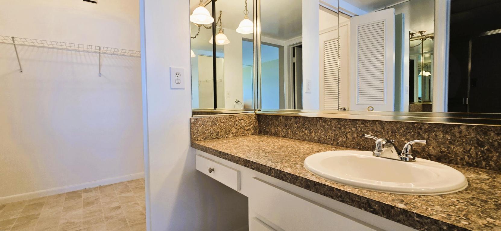 LANDINGS CONDO - Residential