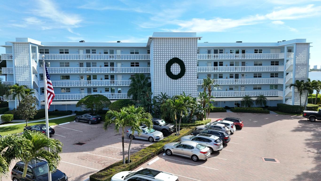 LANDINGS CONDO - Residential