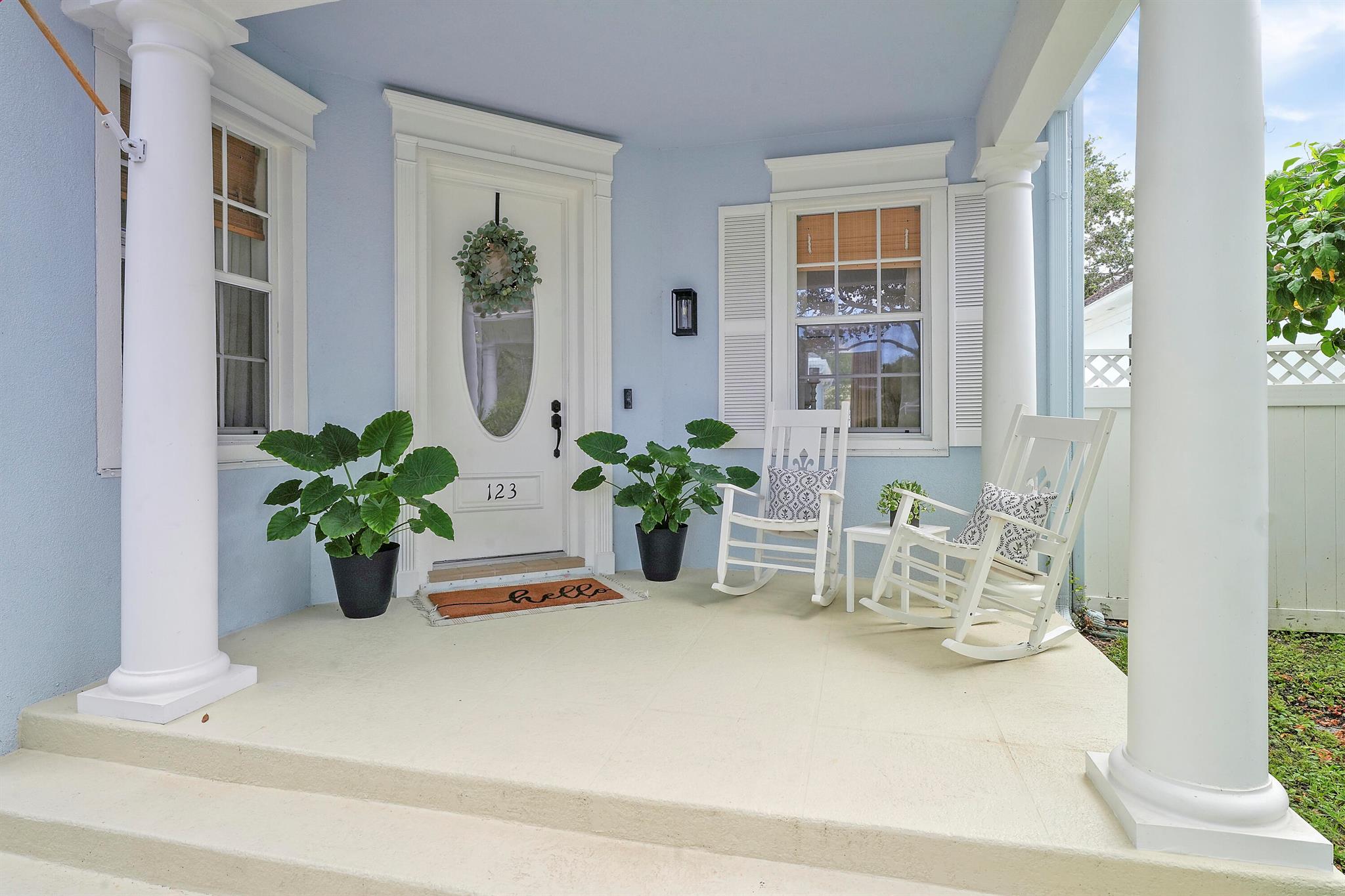 123 Date Palm Drive, Jupiter, FL, 33458/$1,100,000 1 123 Date Palm Drive