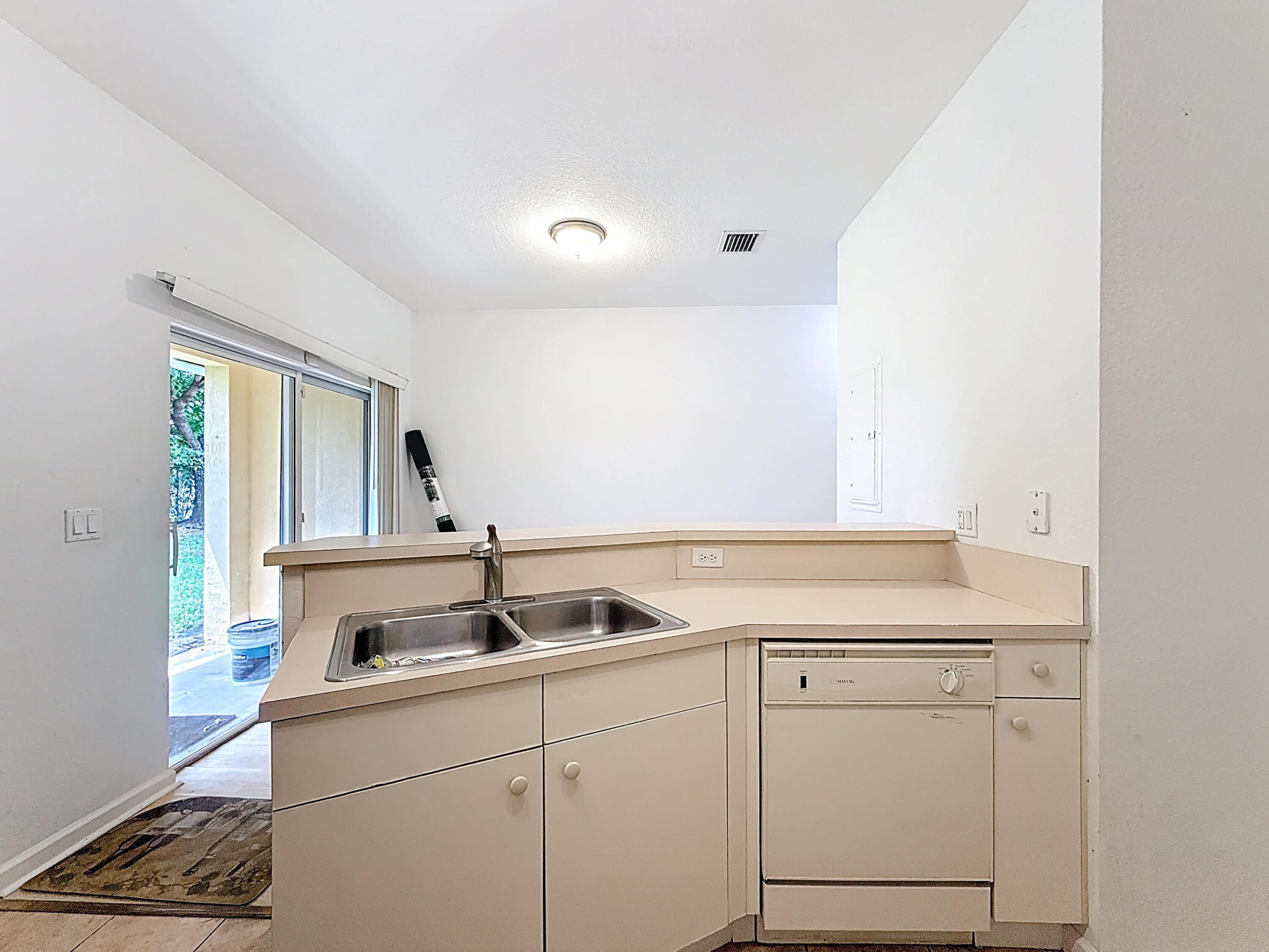 MARTIN/MARANGOS 146-35 B - Residential Lease