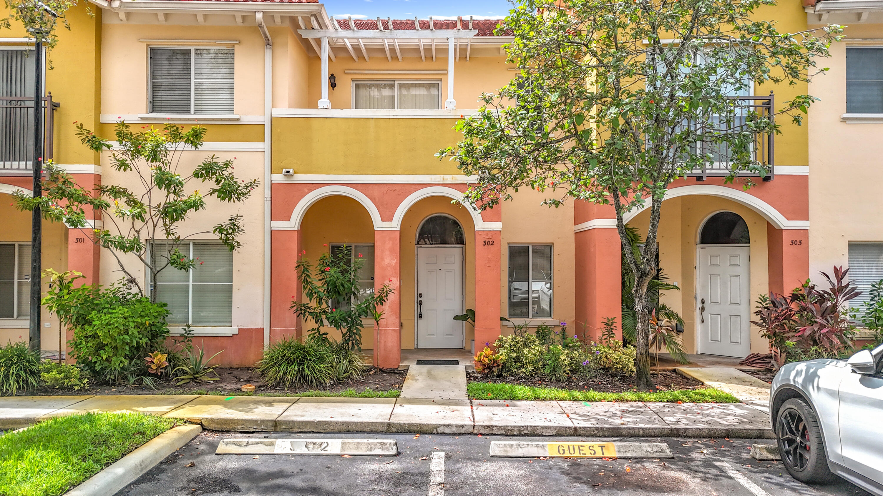 MARTIN/MARANGOS 146-35 B - Residential Lease