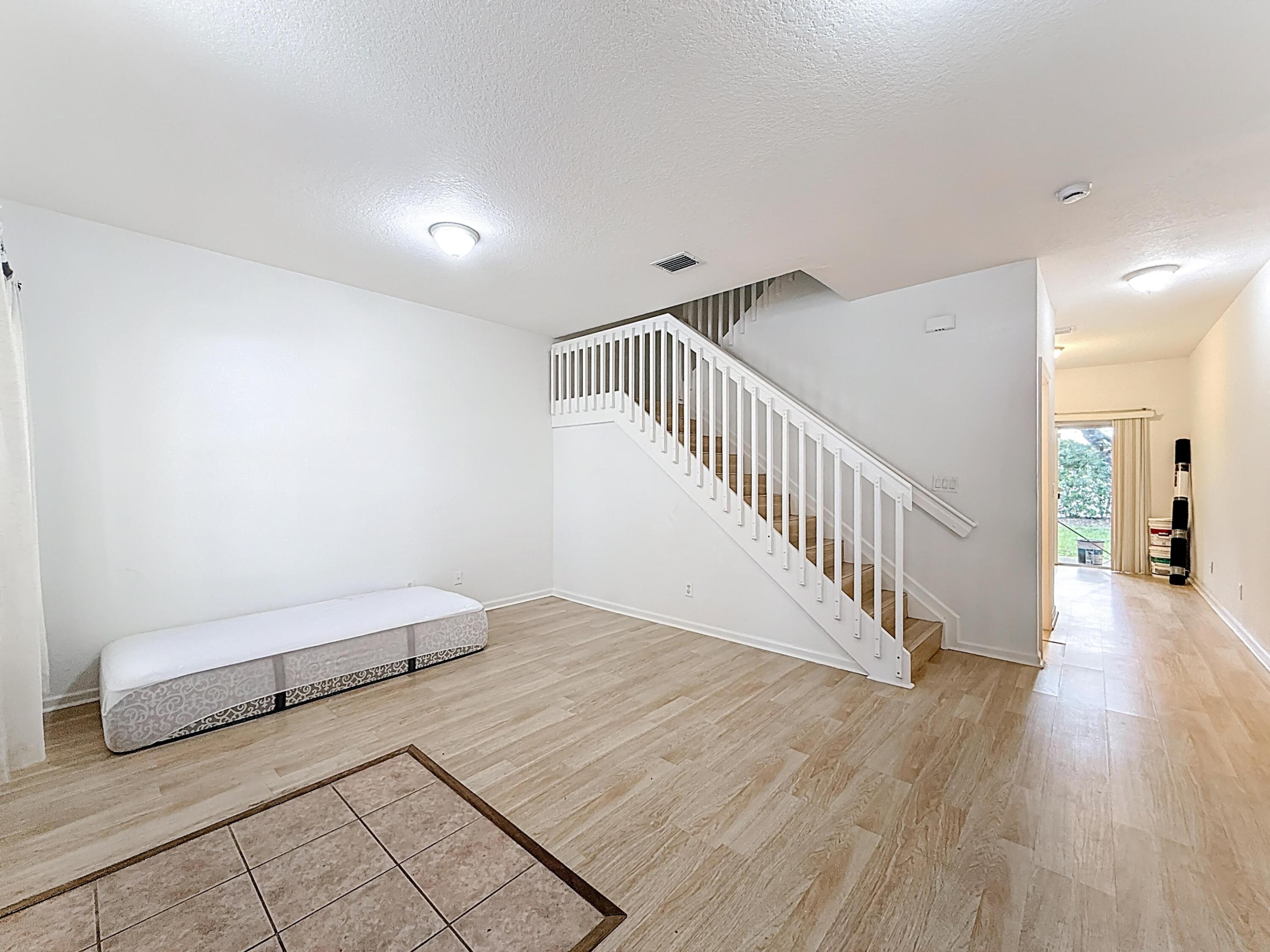 MARTIN/MARANGOS 146-35 B - Residential Lease