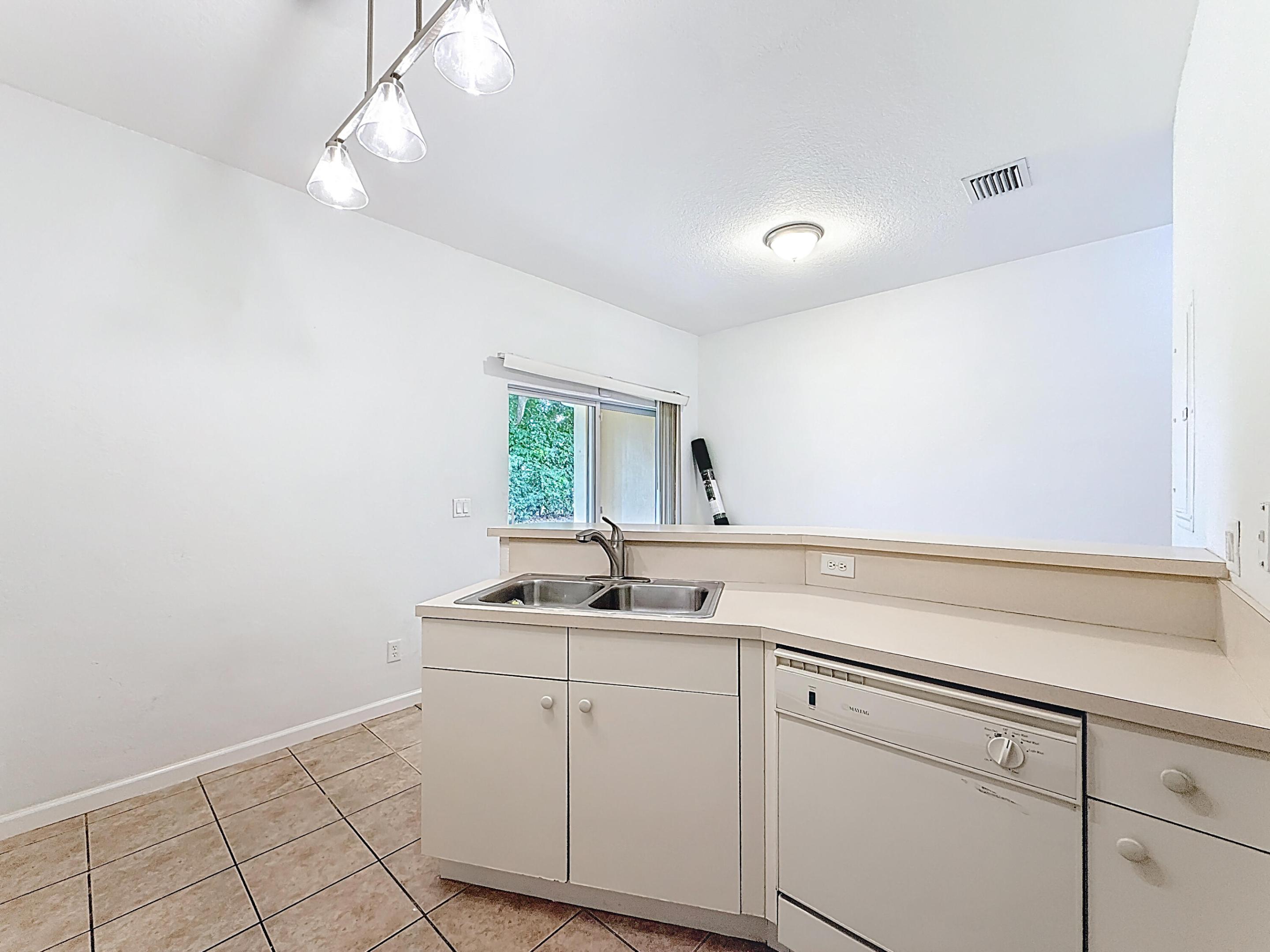 MARTIN/MARANGOS 146-35 B - Residential Lease