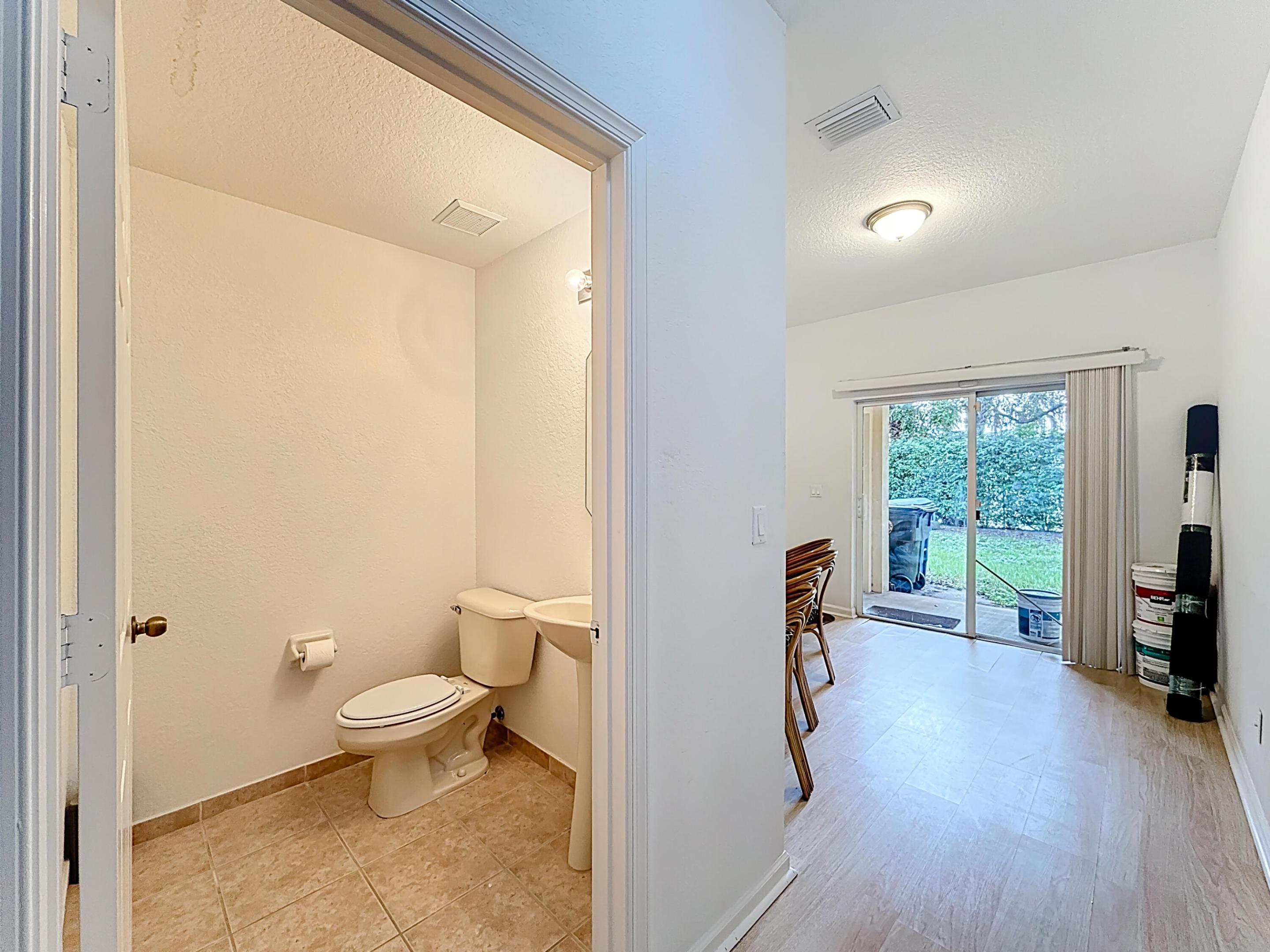 MARTIN/MARANGOS 146-35 B - Residential Lease