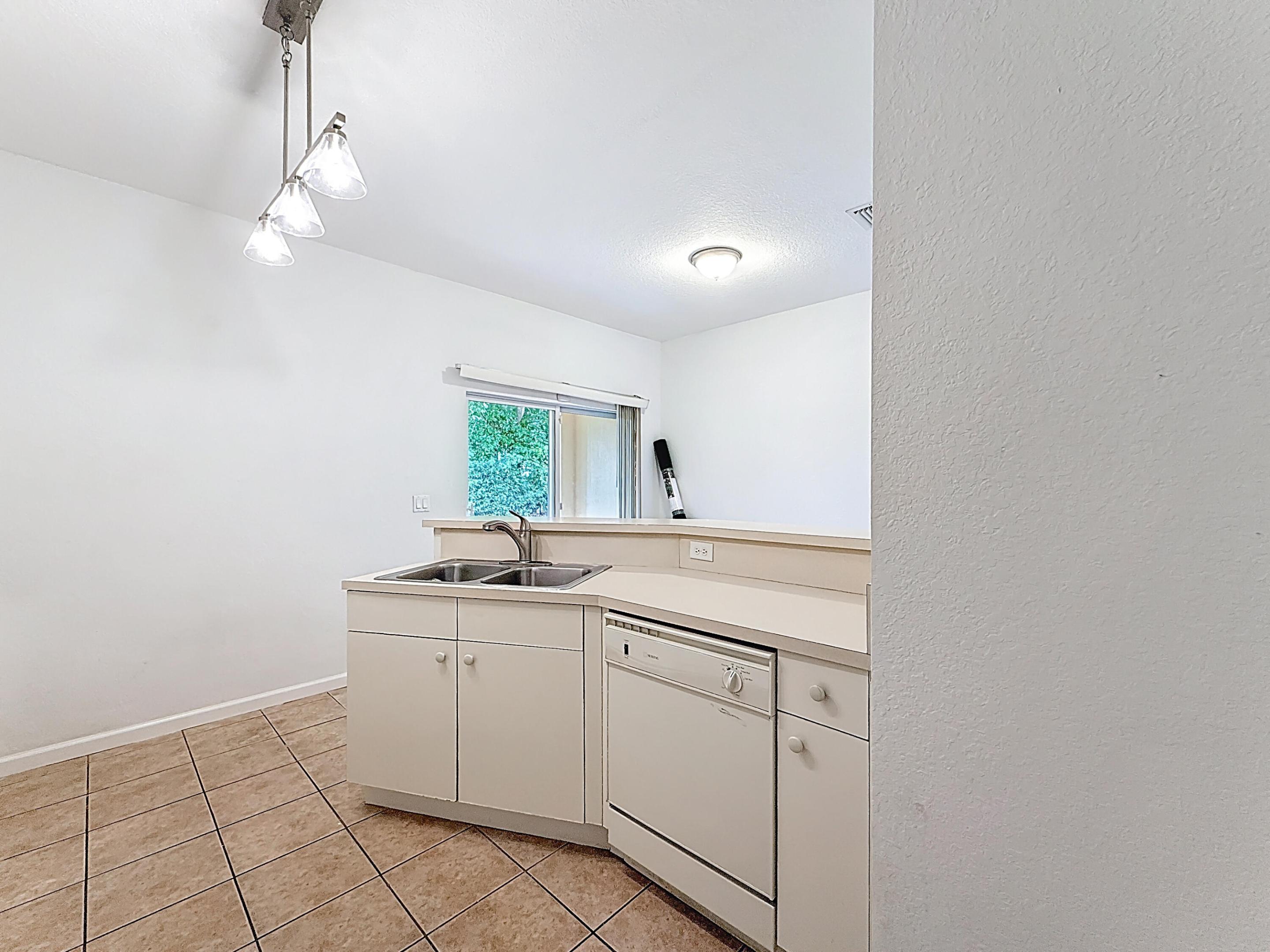 MARTIN/MARANGOS 146-35 B - Residential Lease