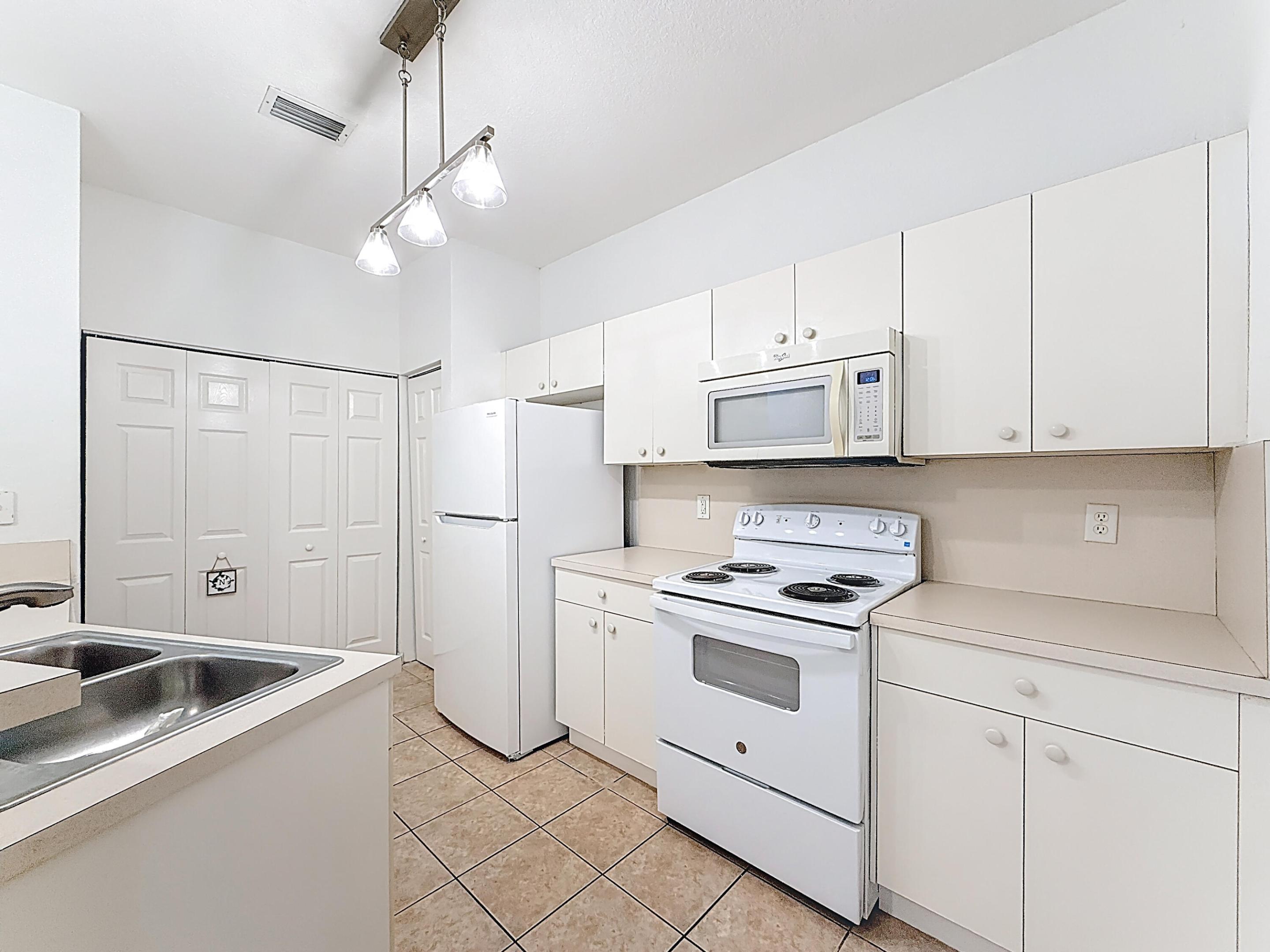 MARTIN/MARANGOS 146-35 B - Residential Lease