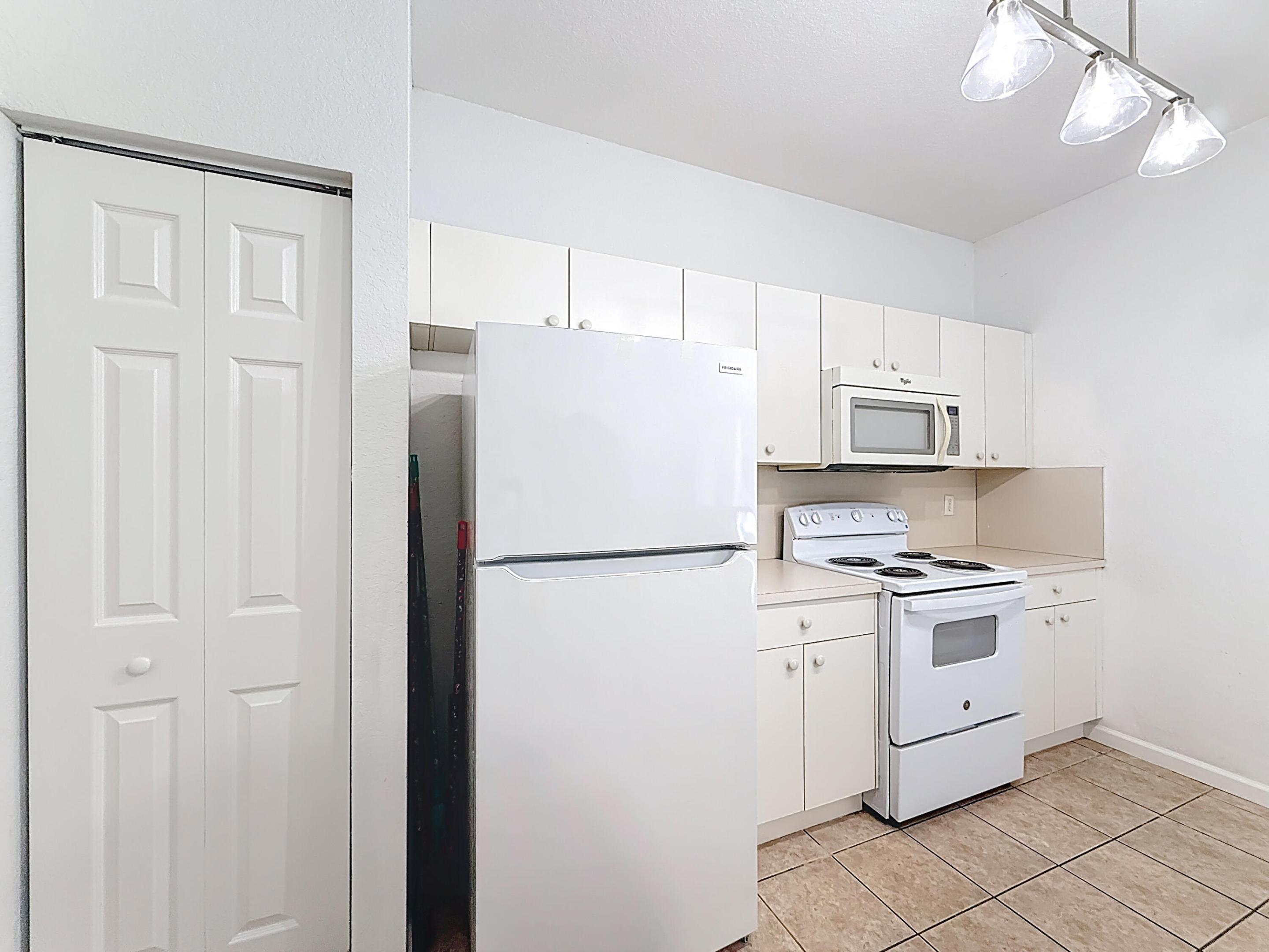 MARTIN/MARANGOS 146-35 B - Residential Lease