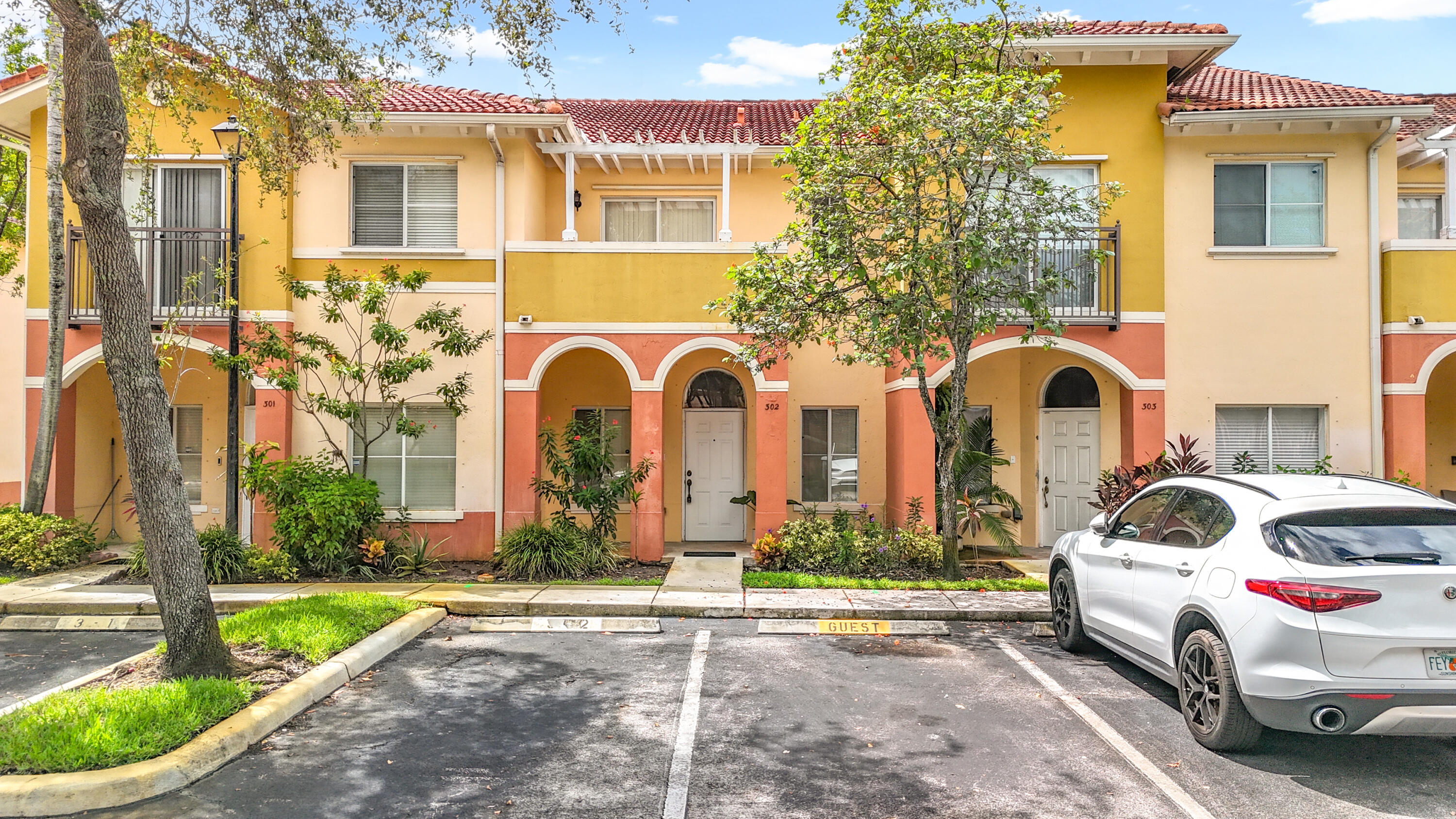 MARTIN/MARANGOS 146-35 B - Residential Lease