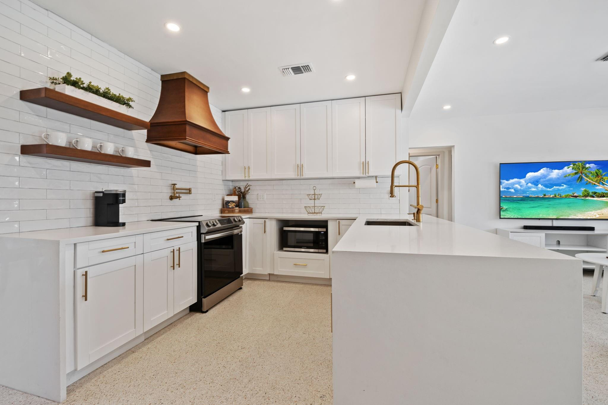 POINSETTIA HEIGHTS - Residential