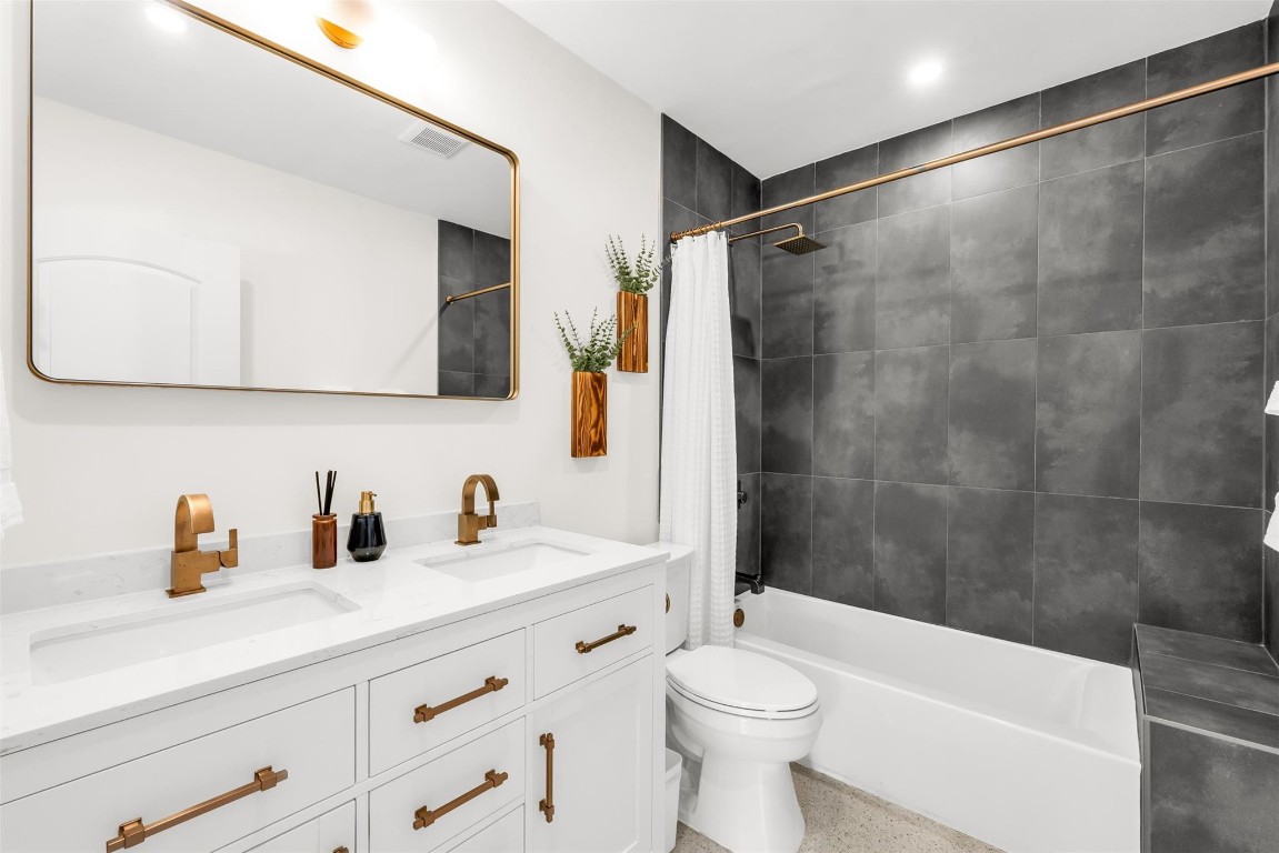 POINSETTIA HEIGHTS - Residential