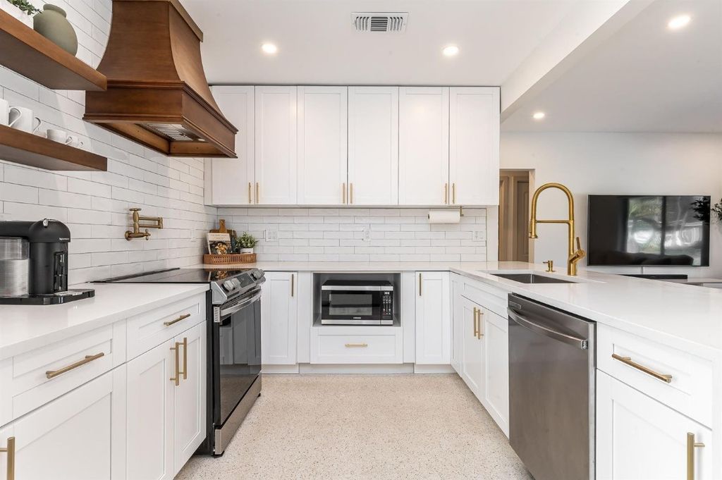 Photo of 1604 NE 16th Avenue, Fort Lauderdale, FL 33305 (MLS # F10545464)