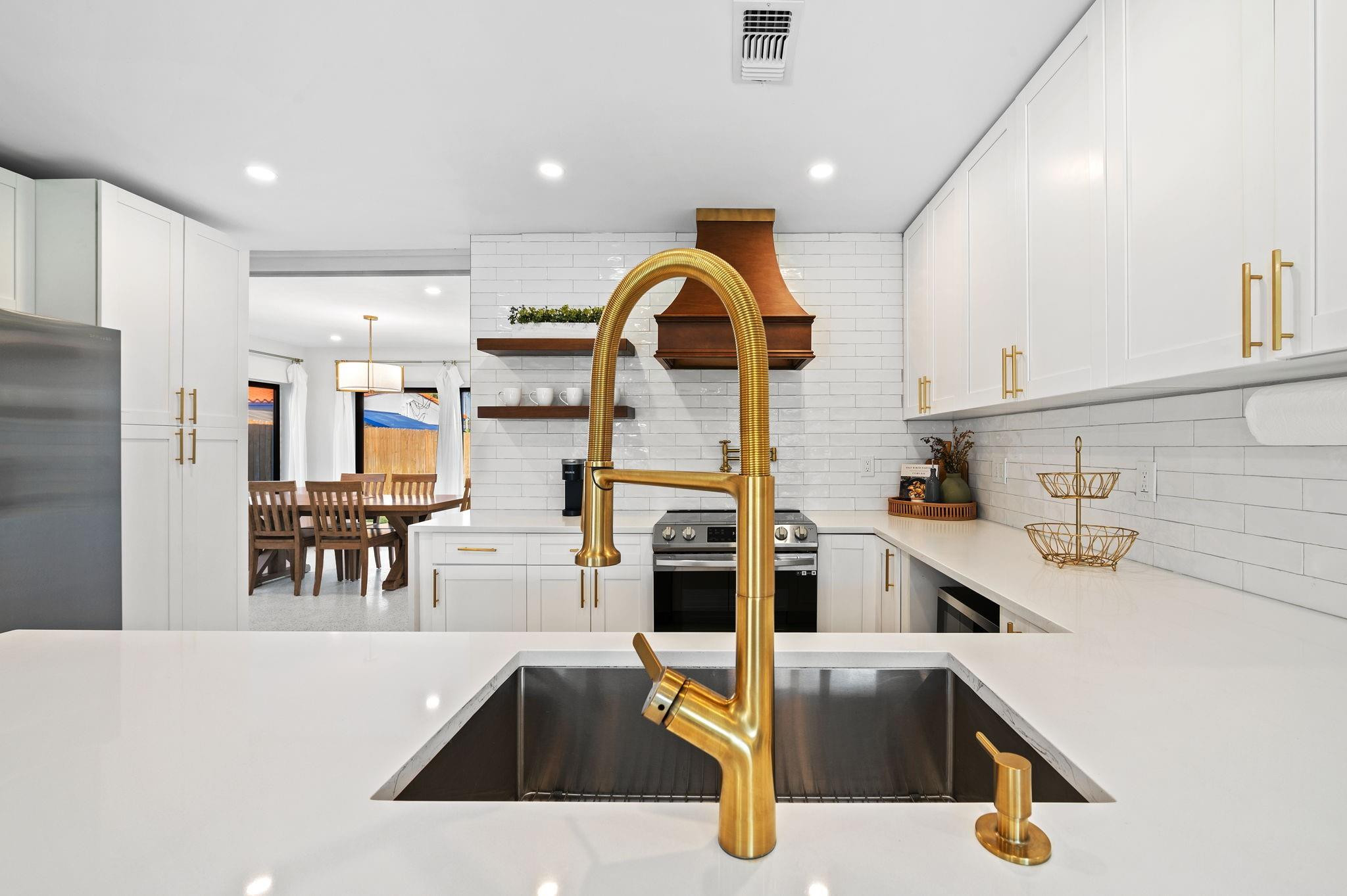 POINSETTIA HEIGHTS - Residential