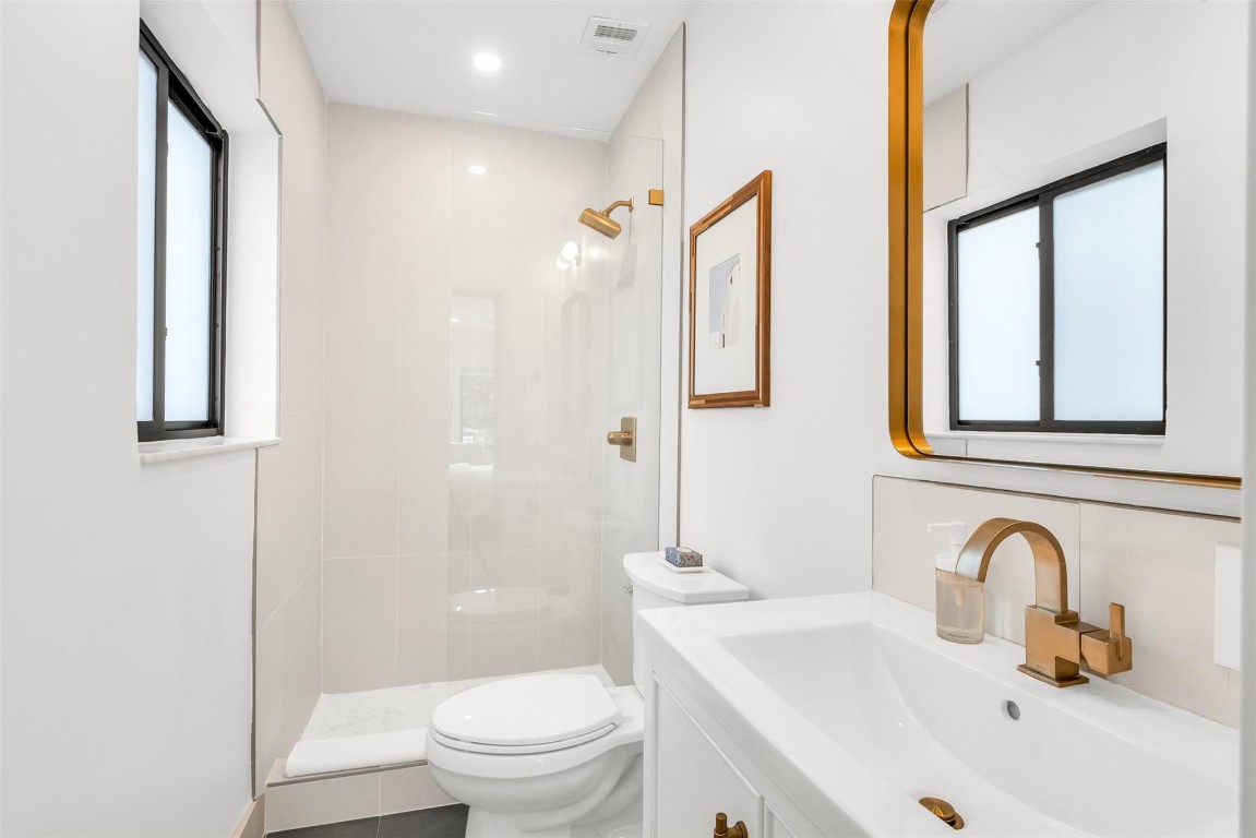 POINSETTIA HEIGHTS - Residential