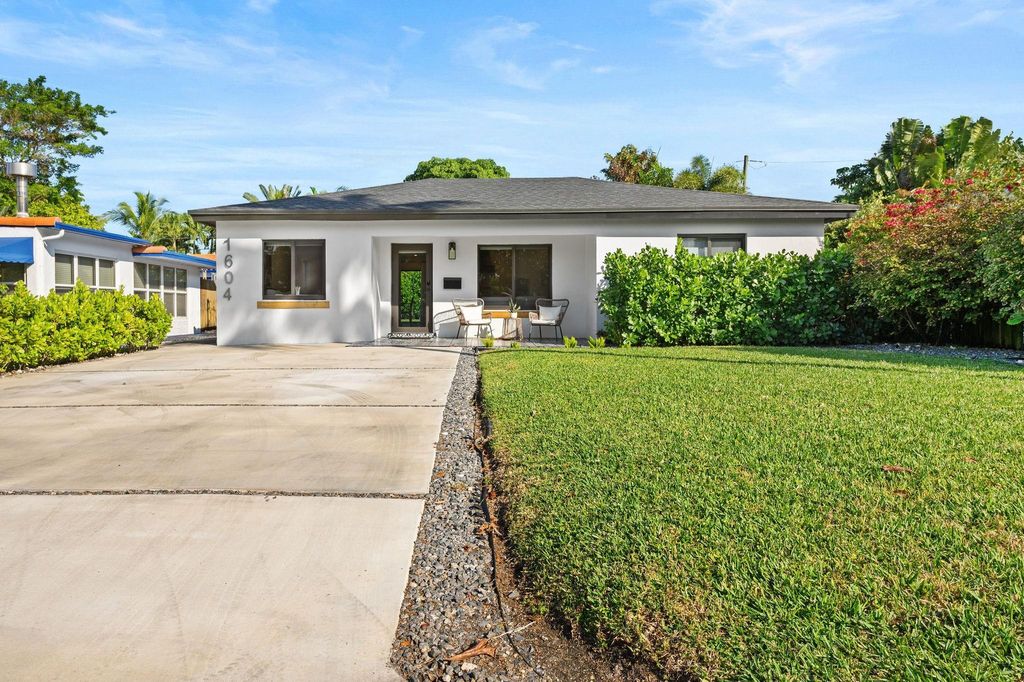 Photo of 1604 NE 16th Avenue, Fort Lauderdale, FL 33305 (MLS # F10545464)